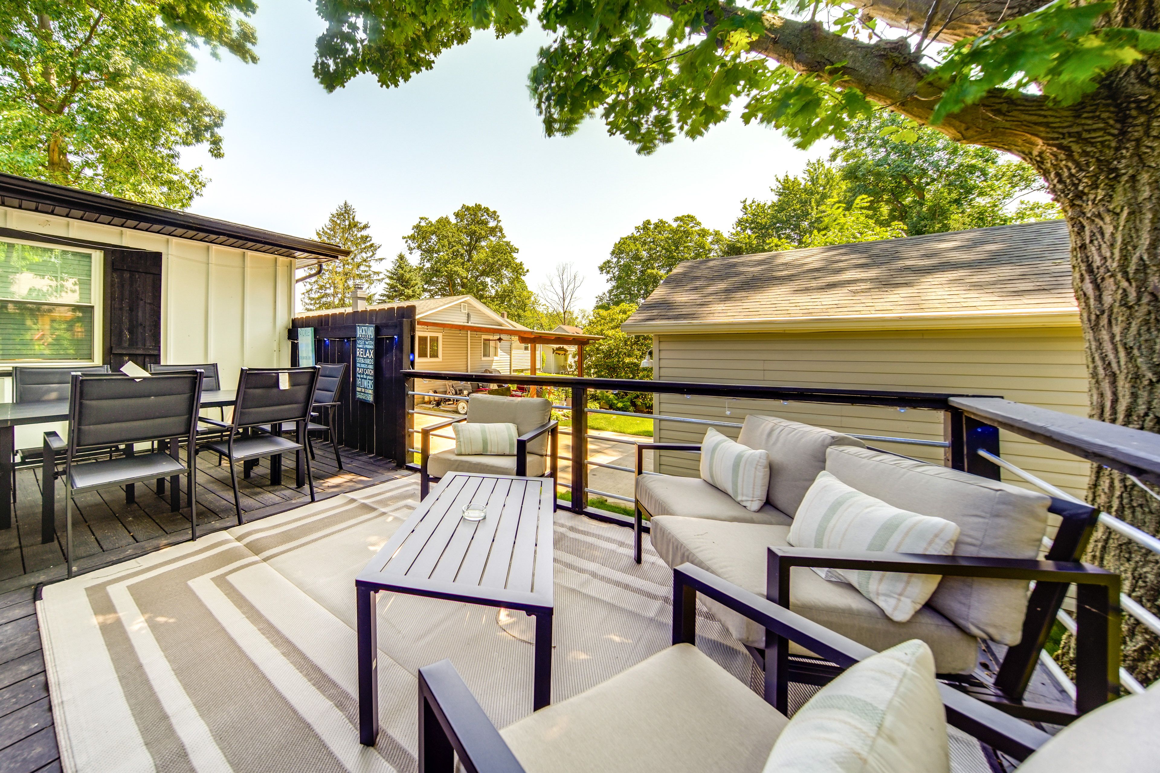 Deck | Outdoor Dining & Seating