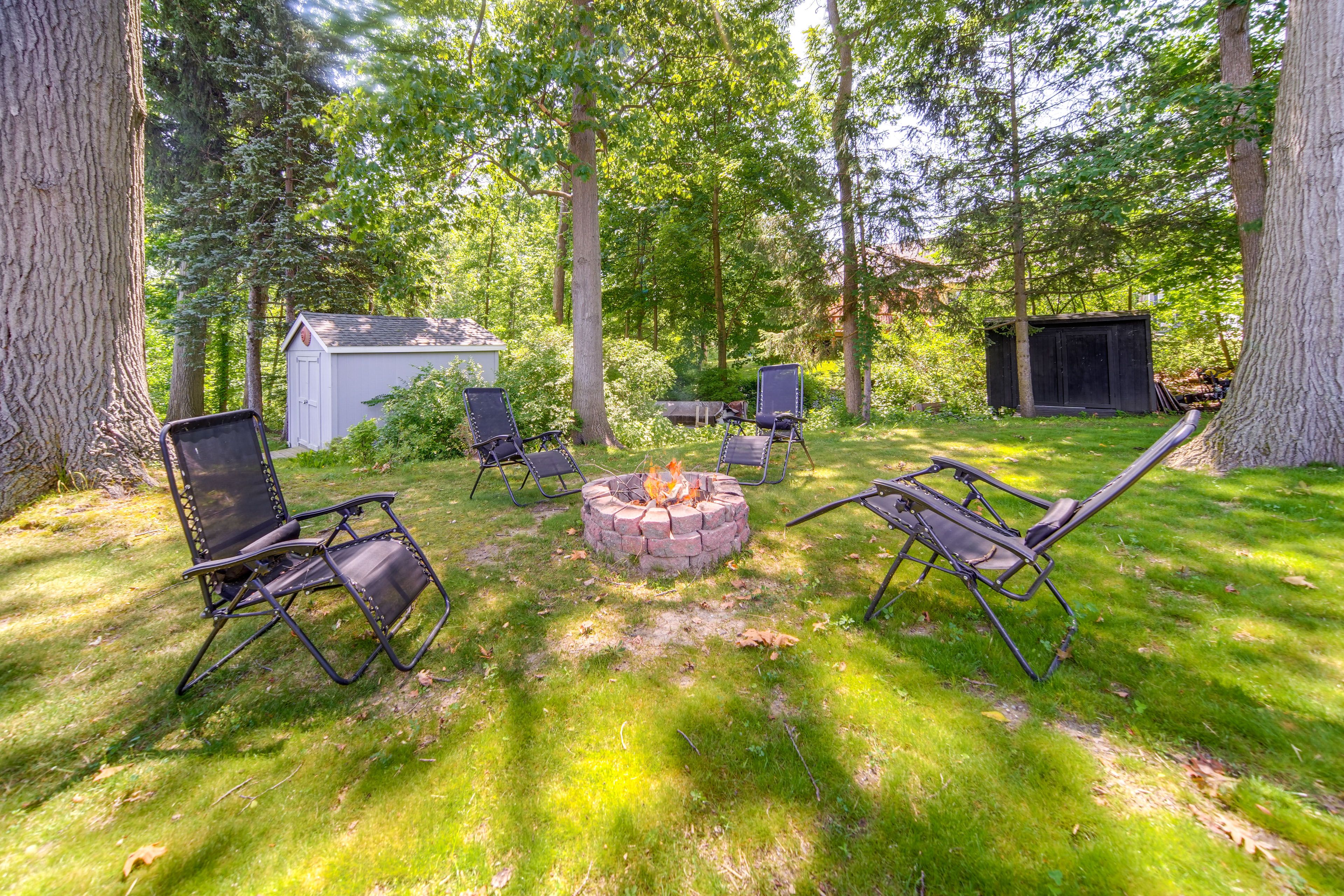Wood-Burning Fire Pit w/ Seating