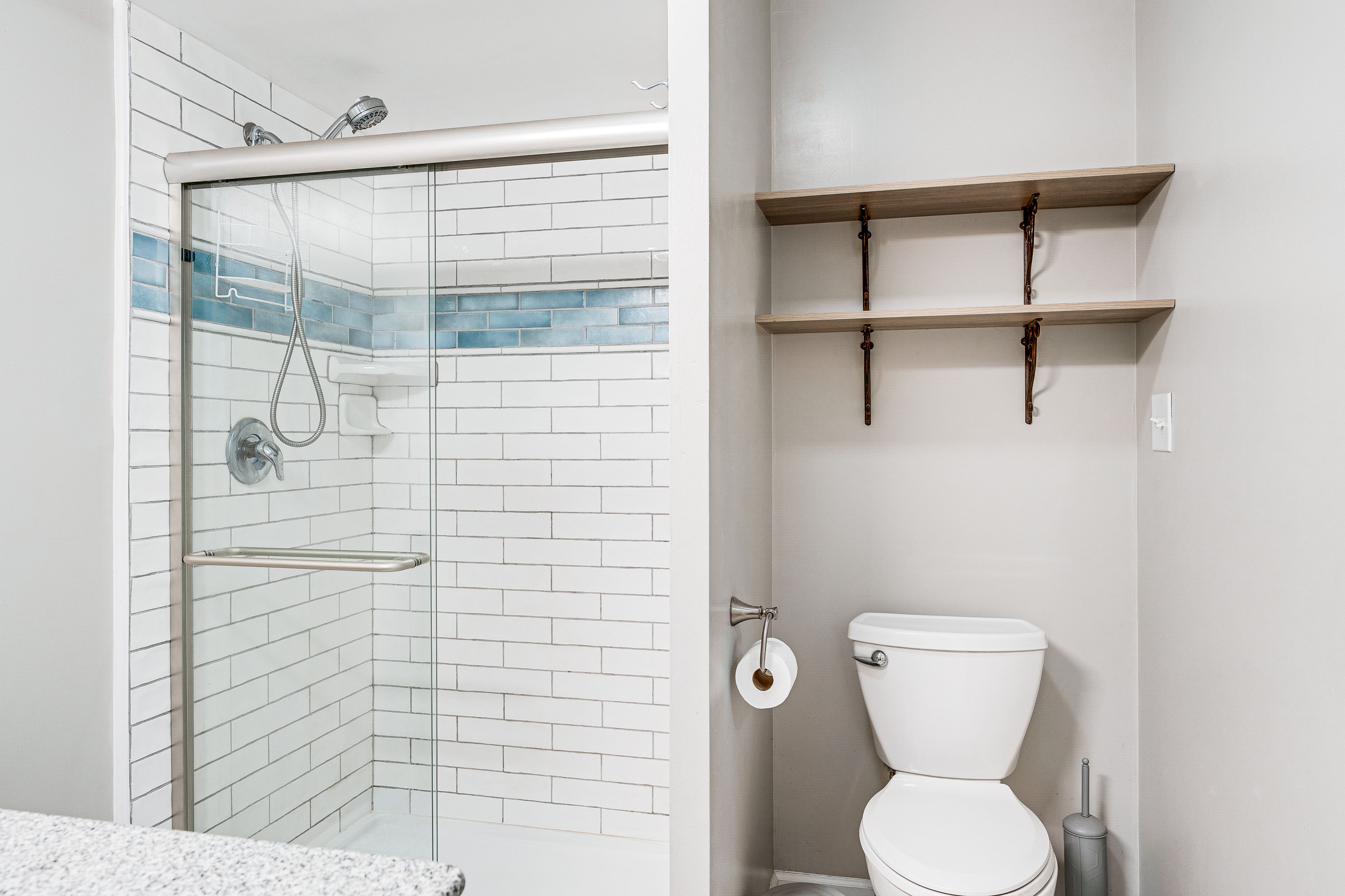 Bathroom | Main Floor