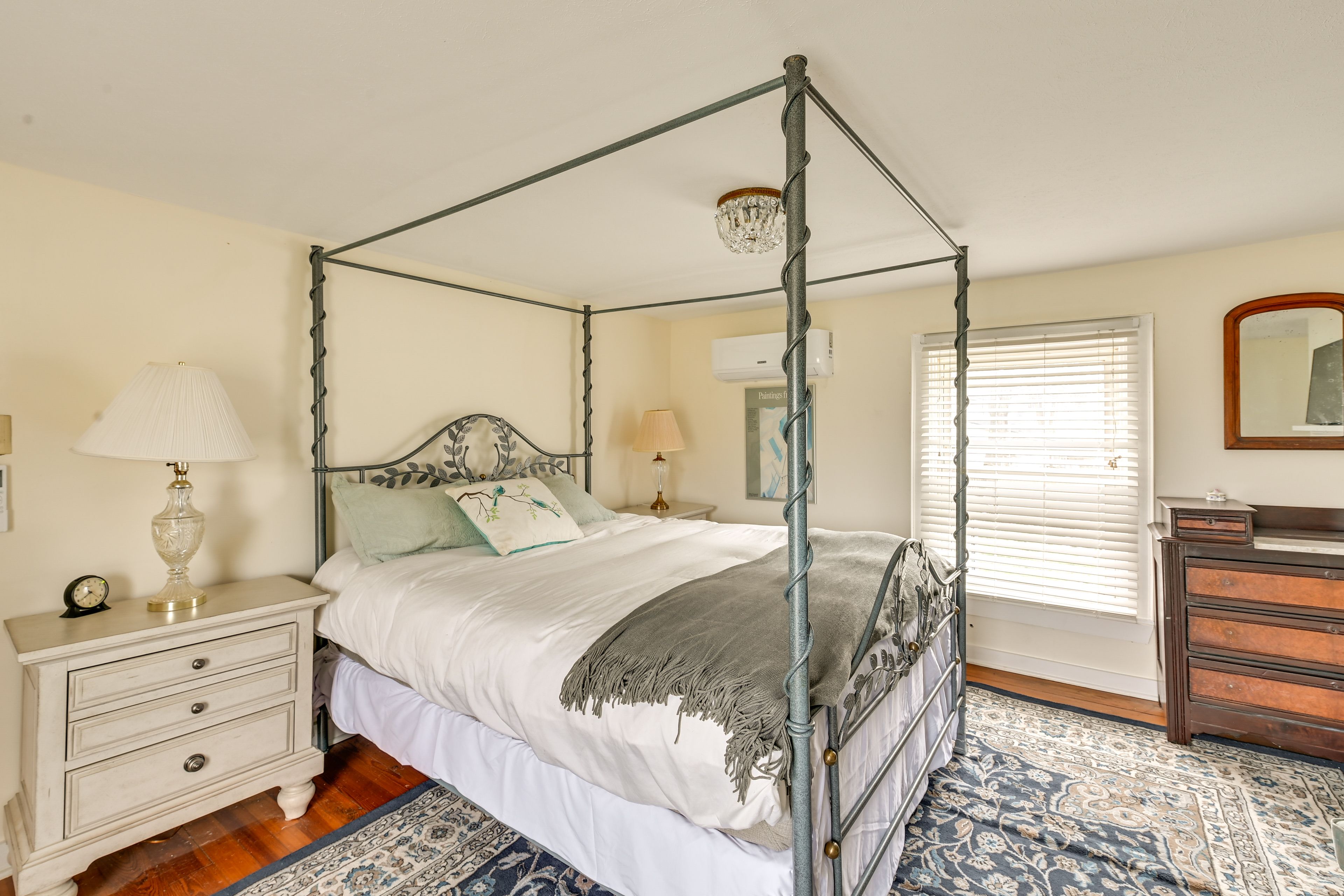 Bedroom 1 | Queen Bed | Linens Provided | 2nd Floor