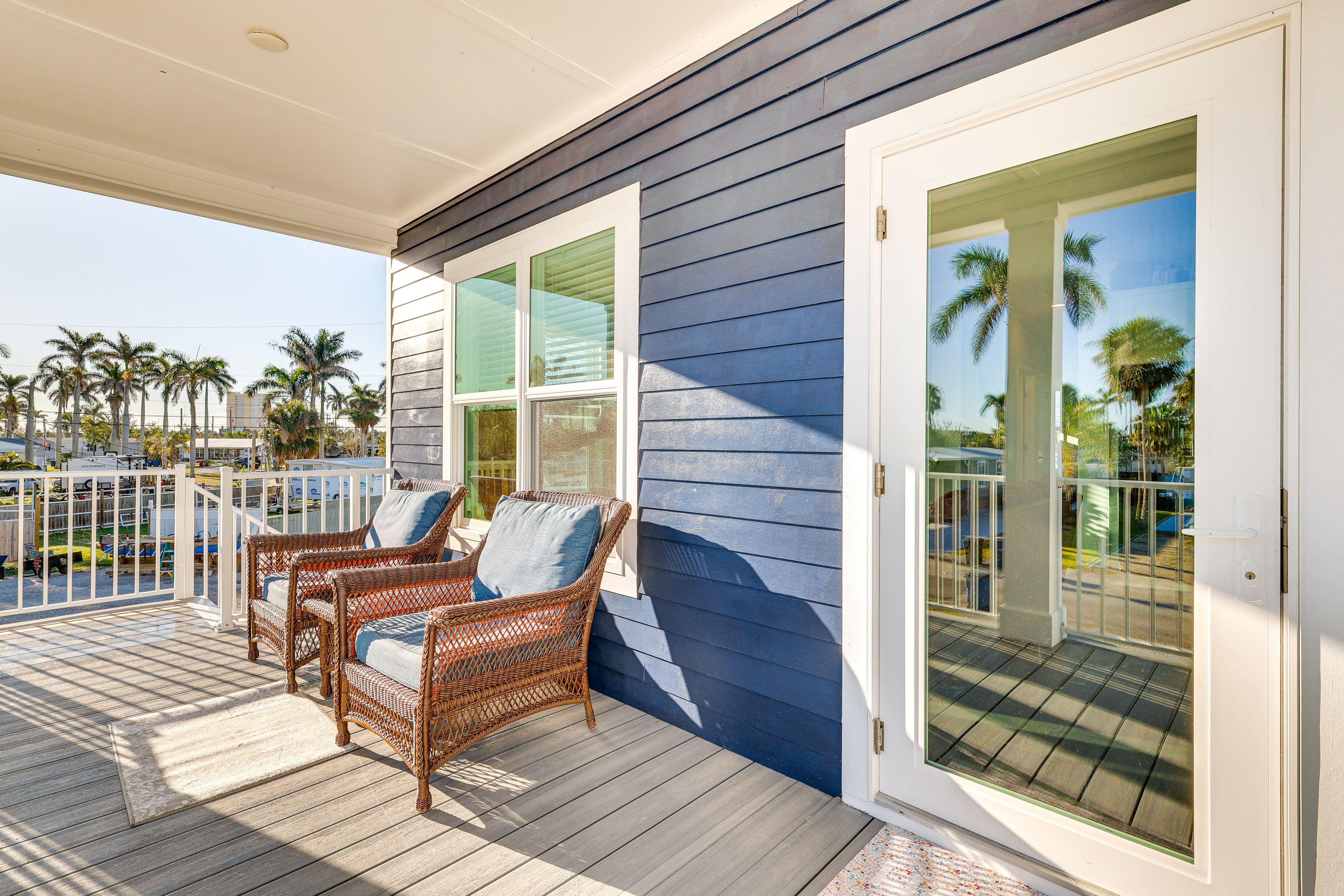 Porch | Seating