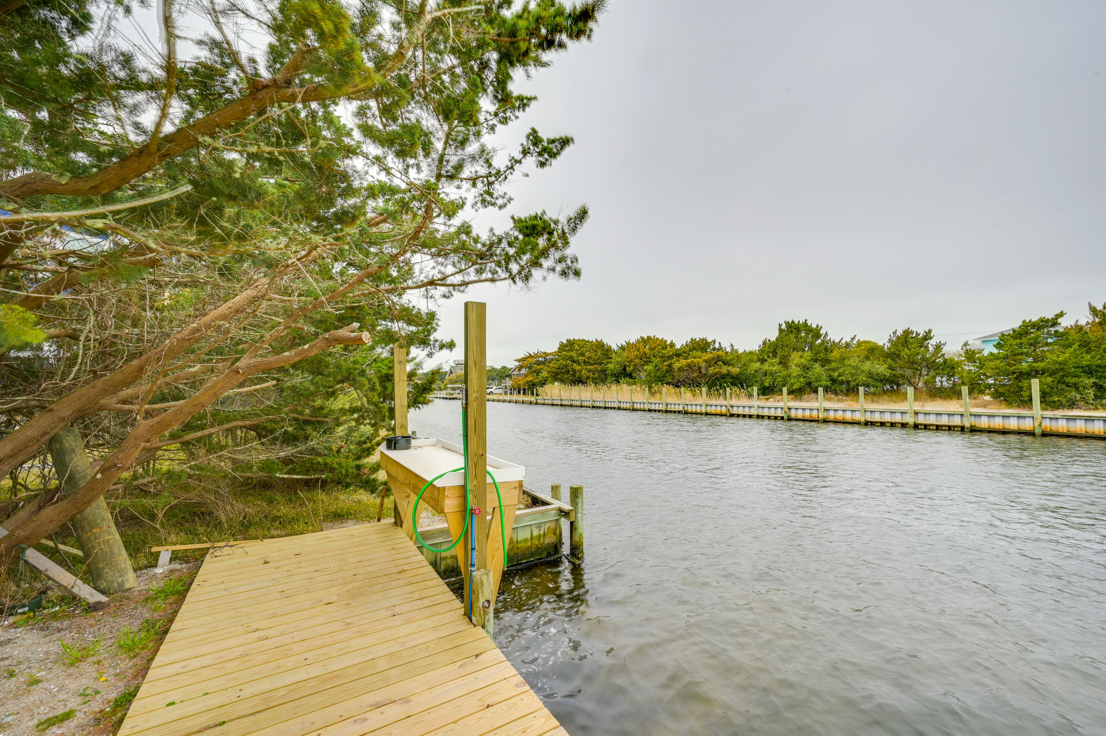 Shared Boat Dock | Outdoor Shower | 2 Hammocks