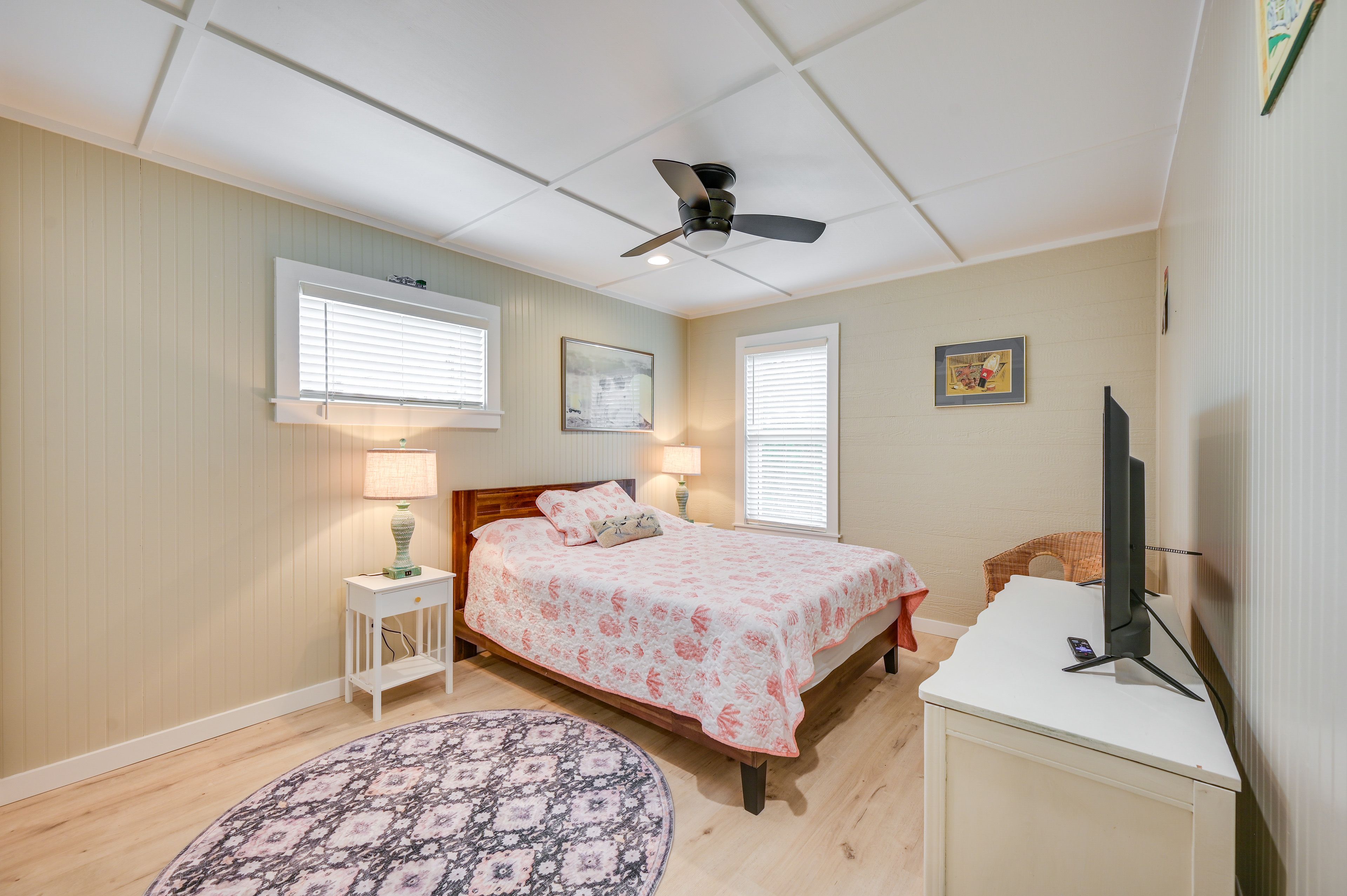 Bedroom 2 | Queen Bed