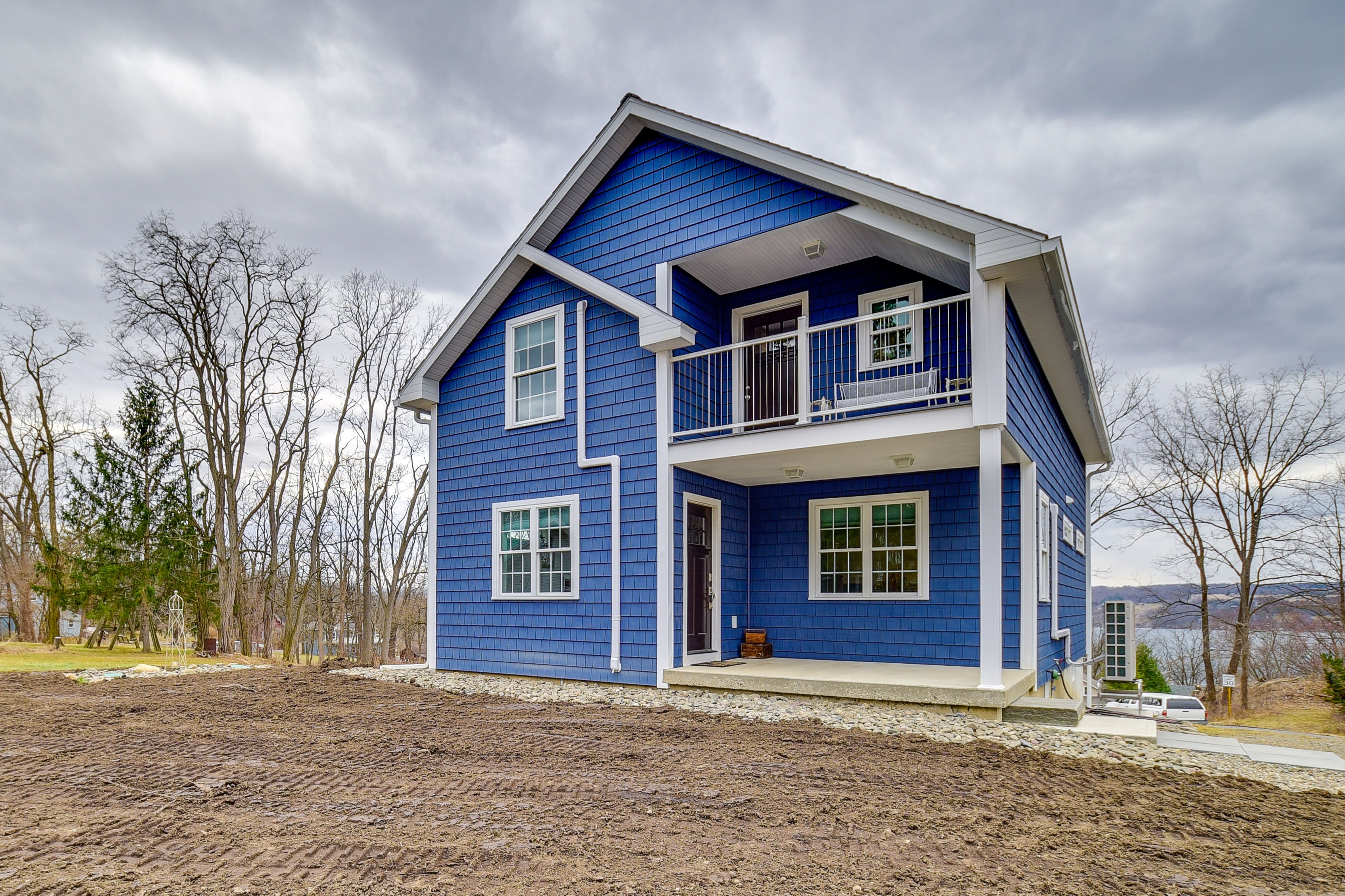 Hector Vacation Rental | Studio | 2BA | 1,040 Sq Ft | Stairs Required