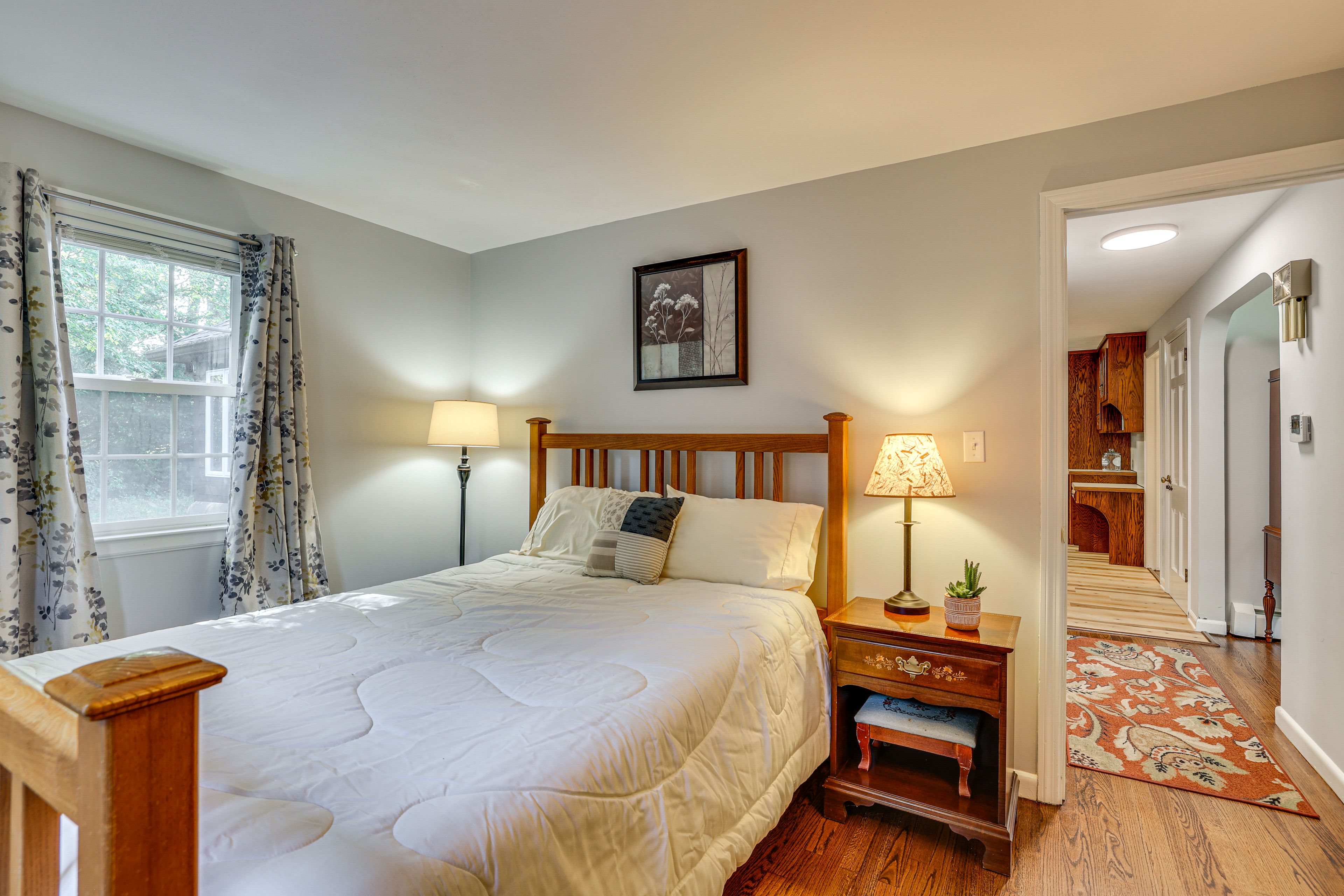 Bedroom 1 | 1st Floor | Queen Bed