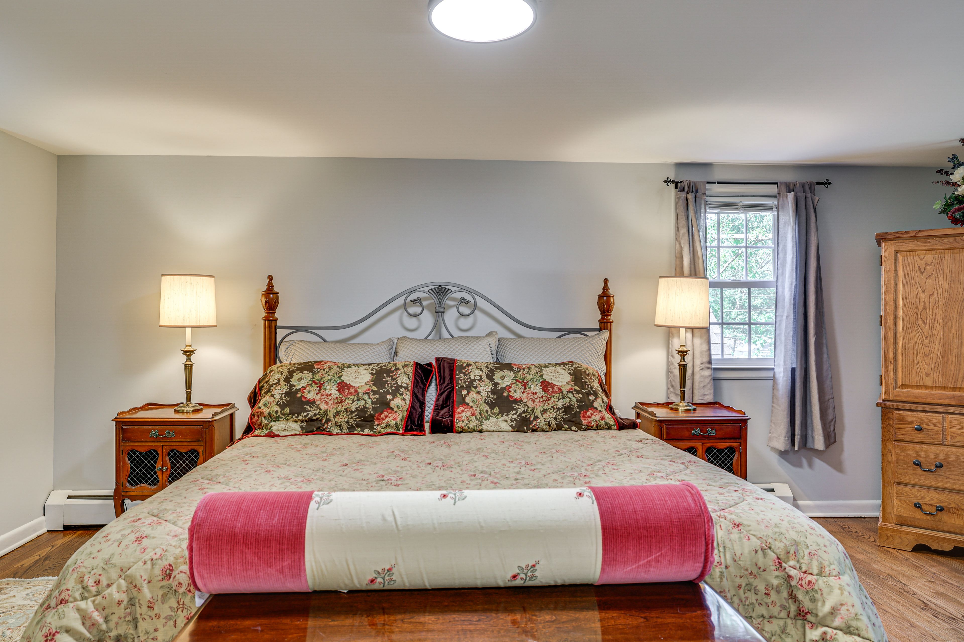 Bedroom 2 | 2nd Floor | King Bed | Twin Bed