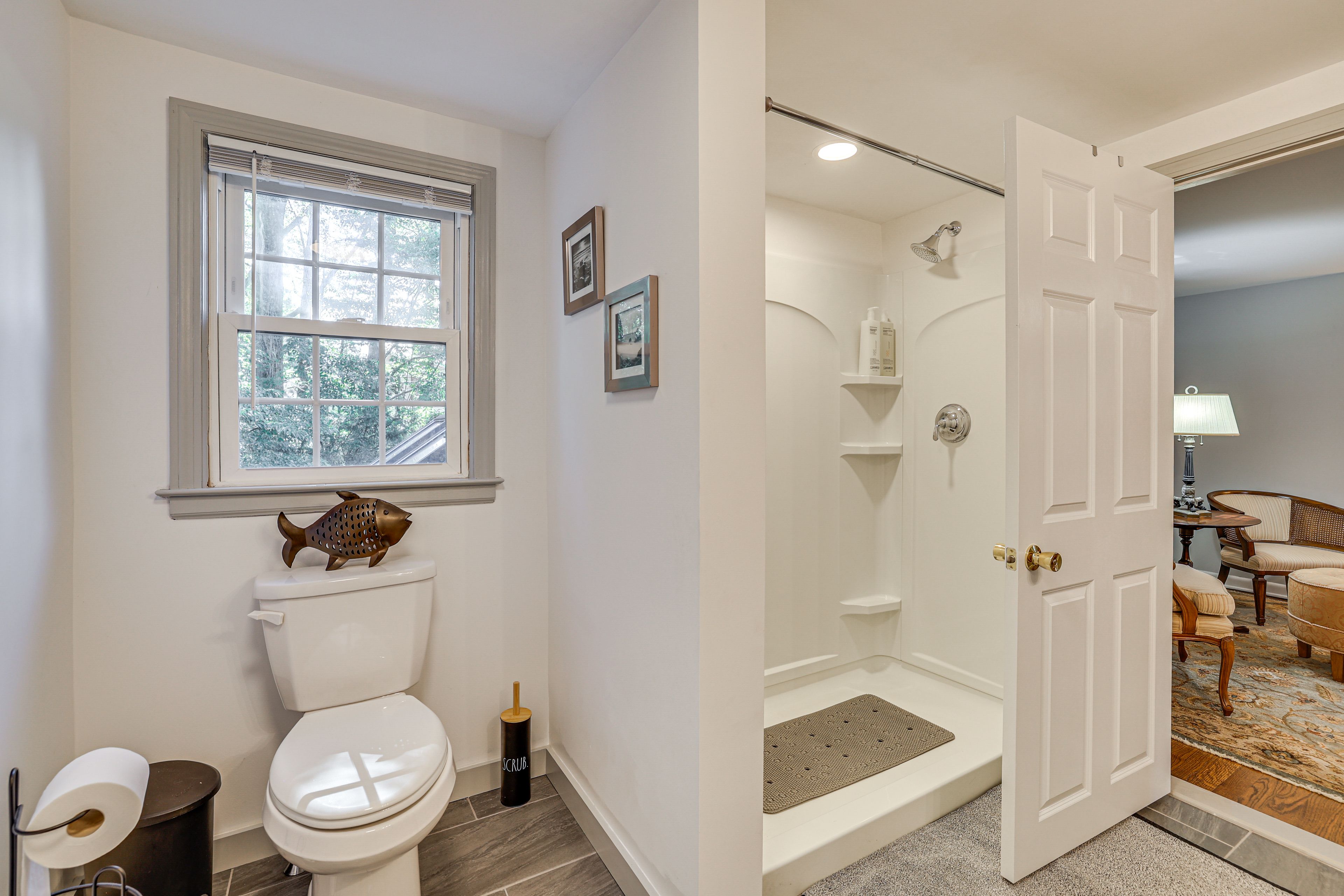 Full Bathroom | 2nd Floor