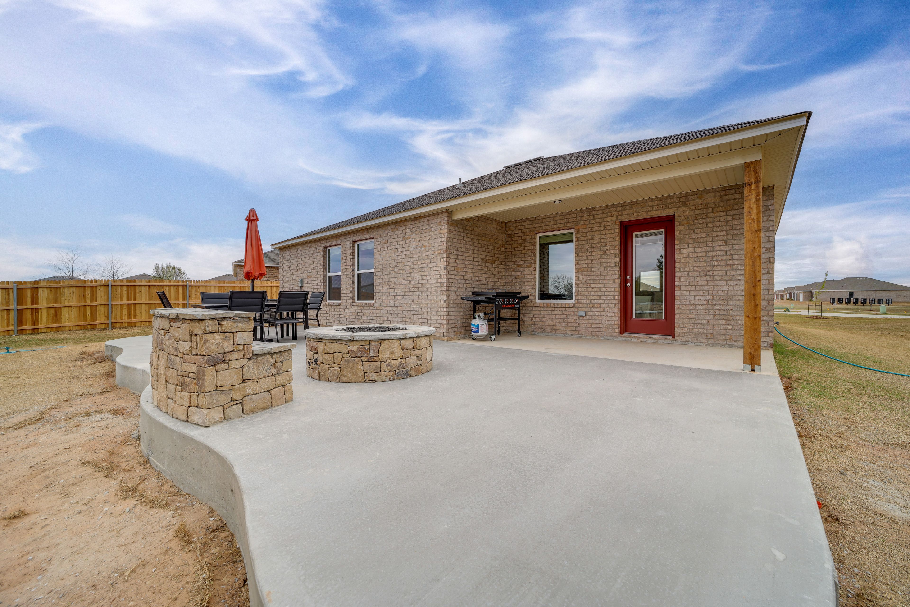 Patio | Fire Pit | Gas Griddle | Outdoor Dining Area