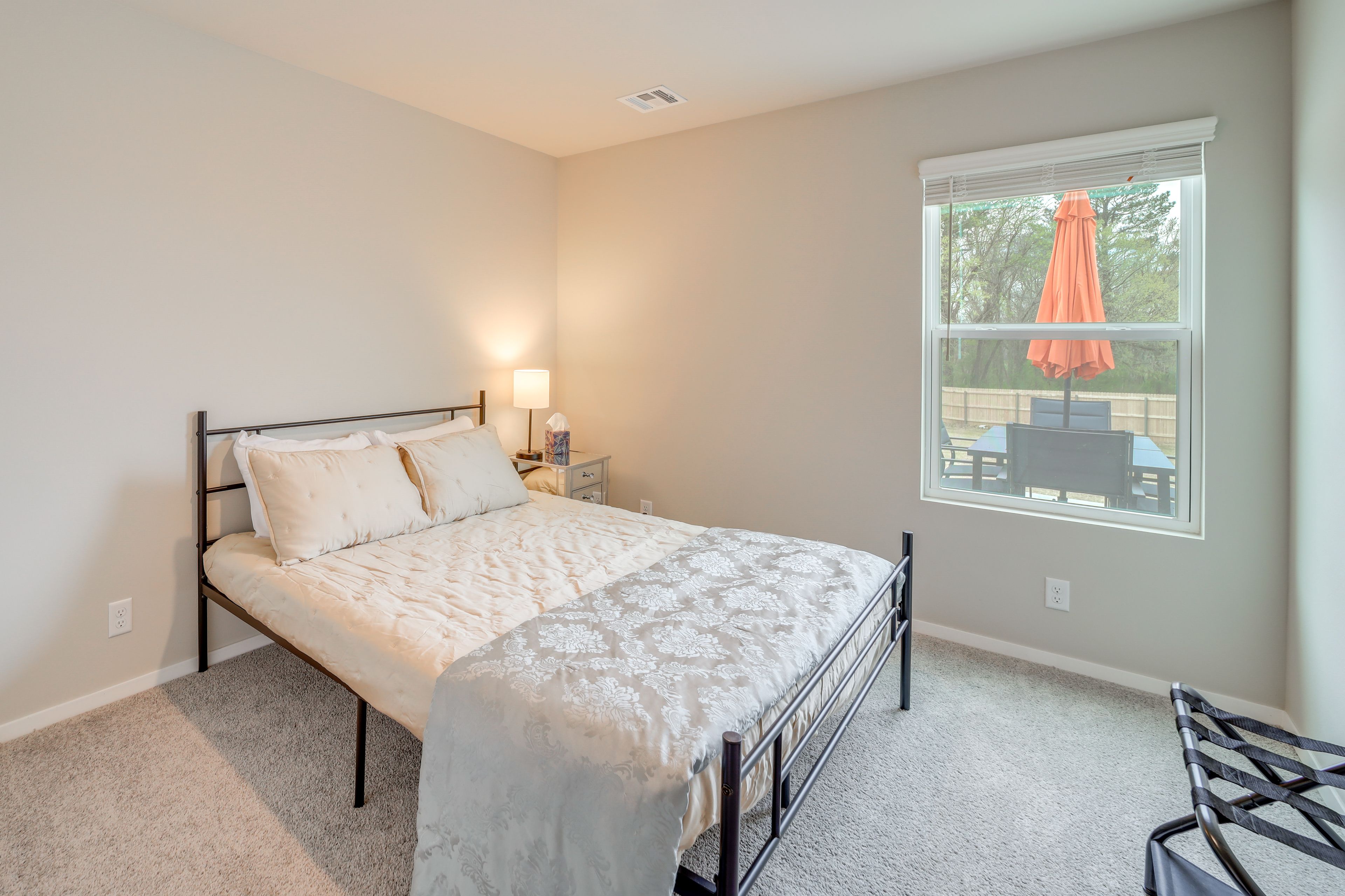 Bedroom 2 | Queen Bed