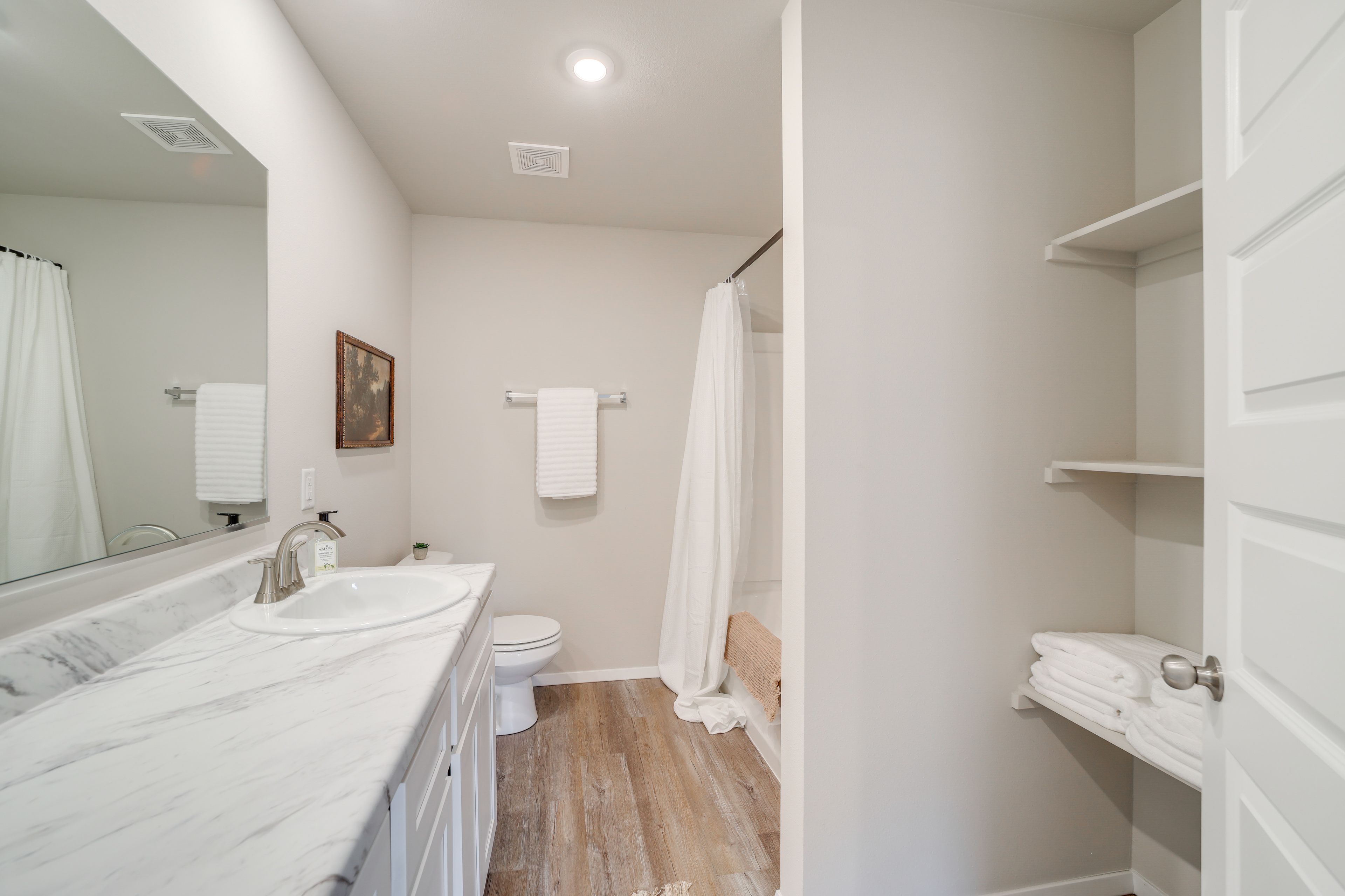 Bathroom | Towels Provided