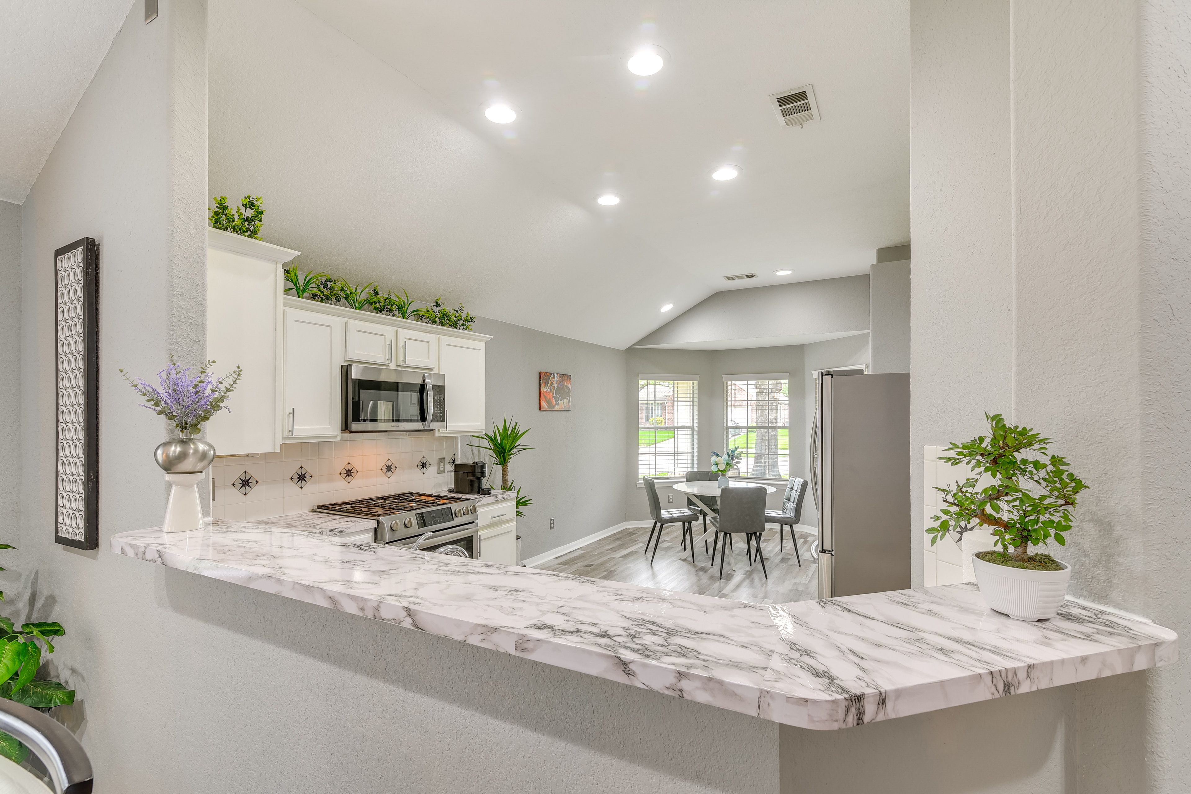 Kitchen | Trash Bags/Paper Towels