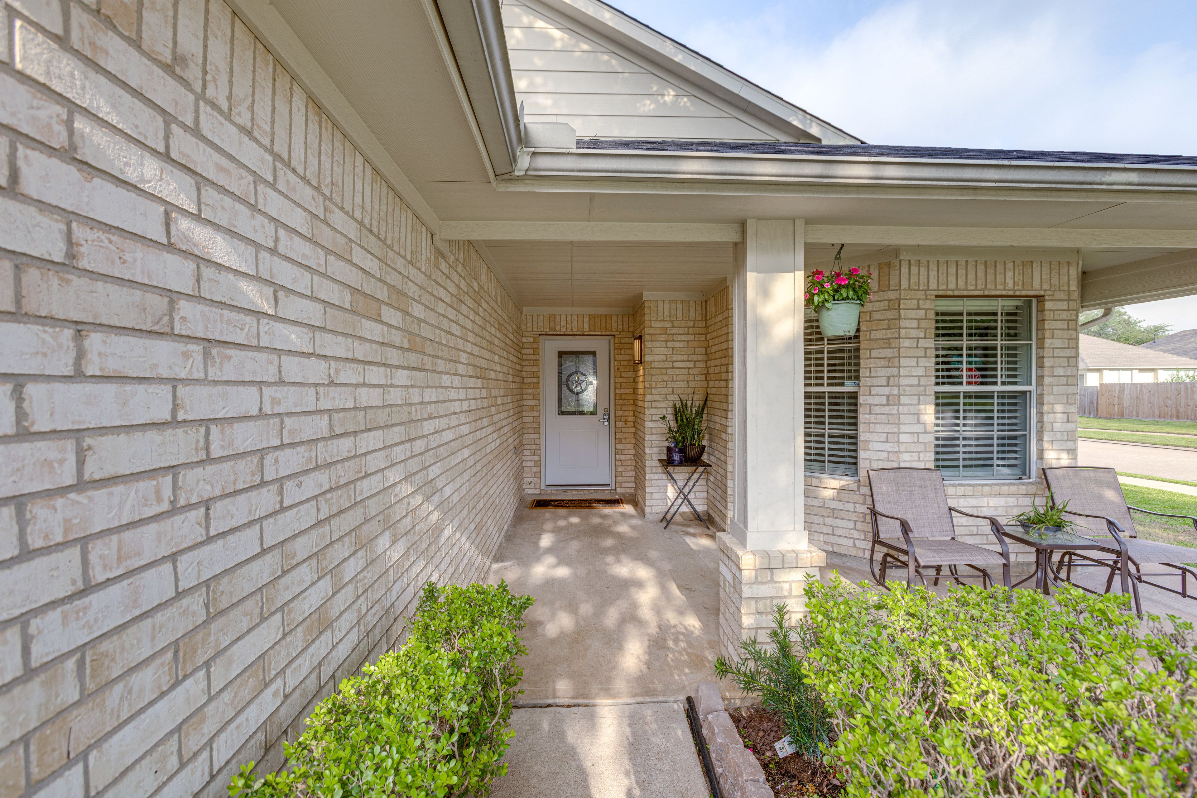 Exterior | Front Entry