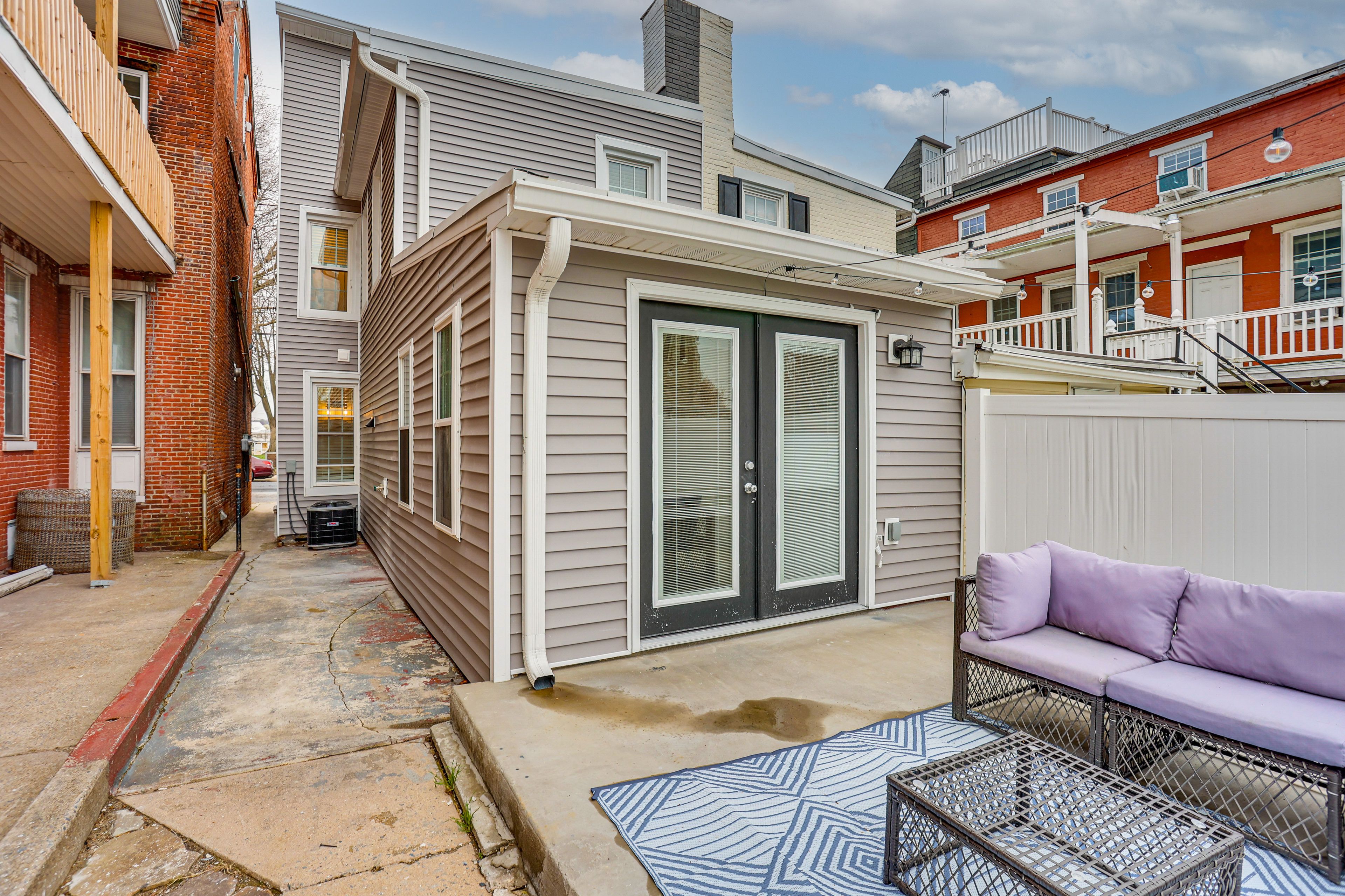 Patio | Gas Grill | Lounge Seating