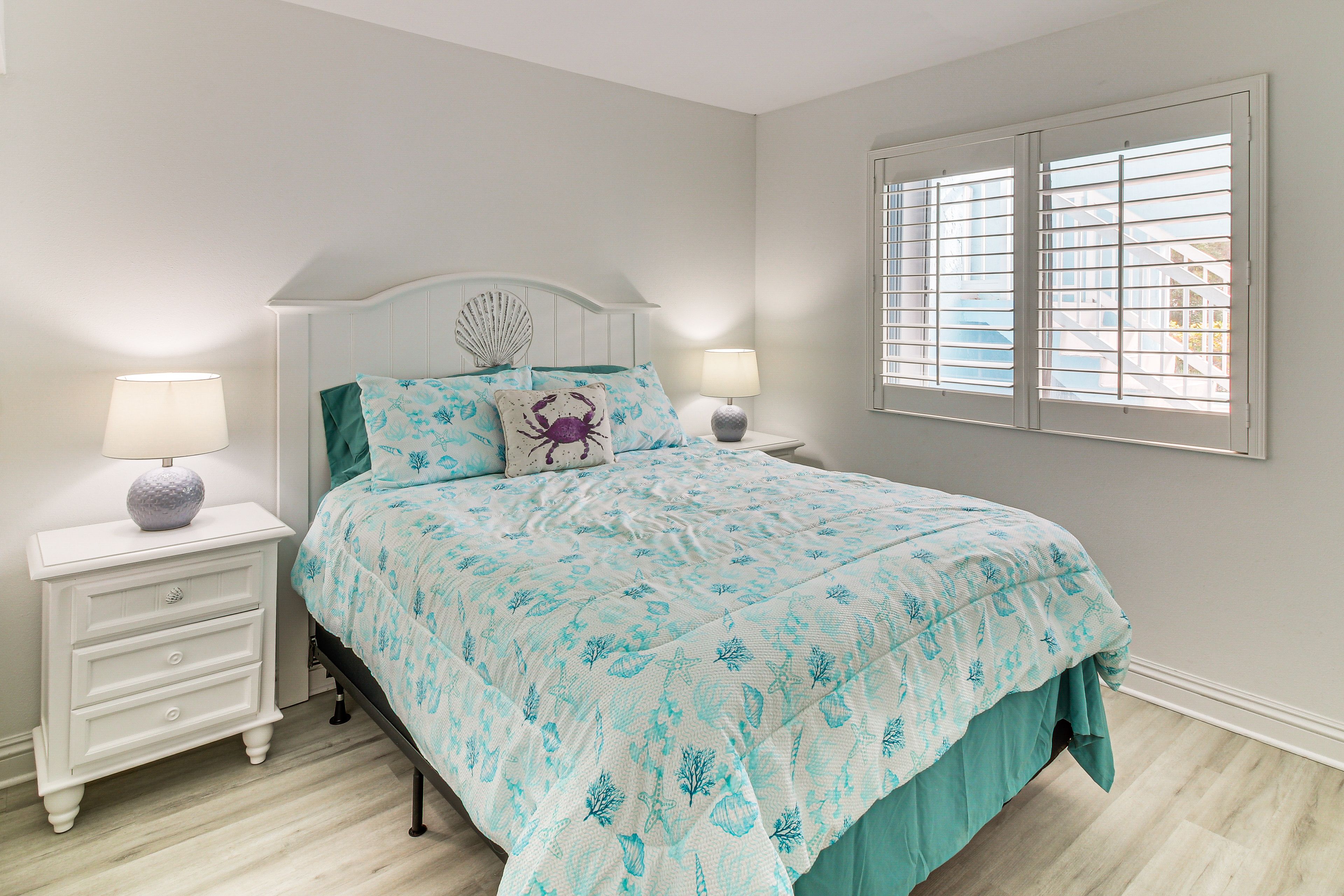 Bedroom 2 | Queen Bed