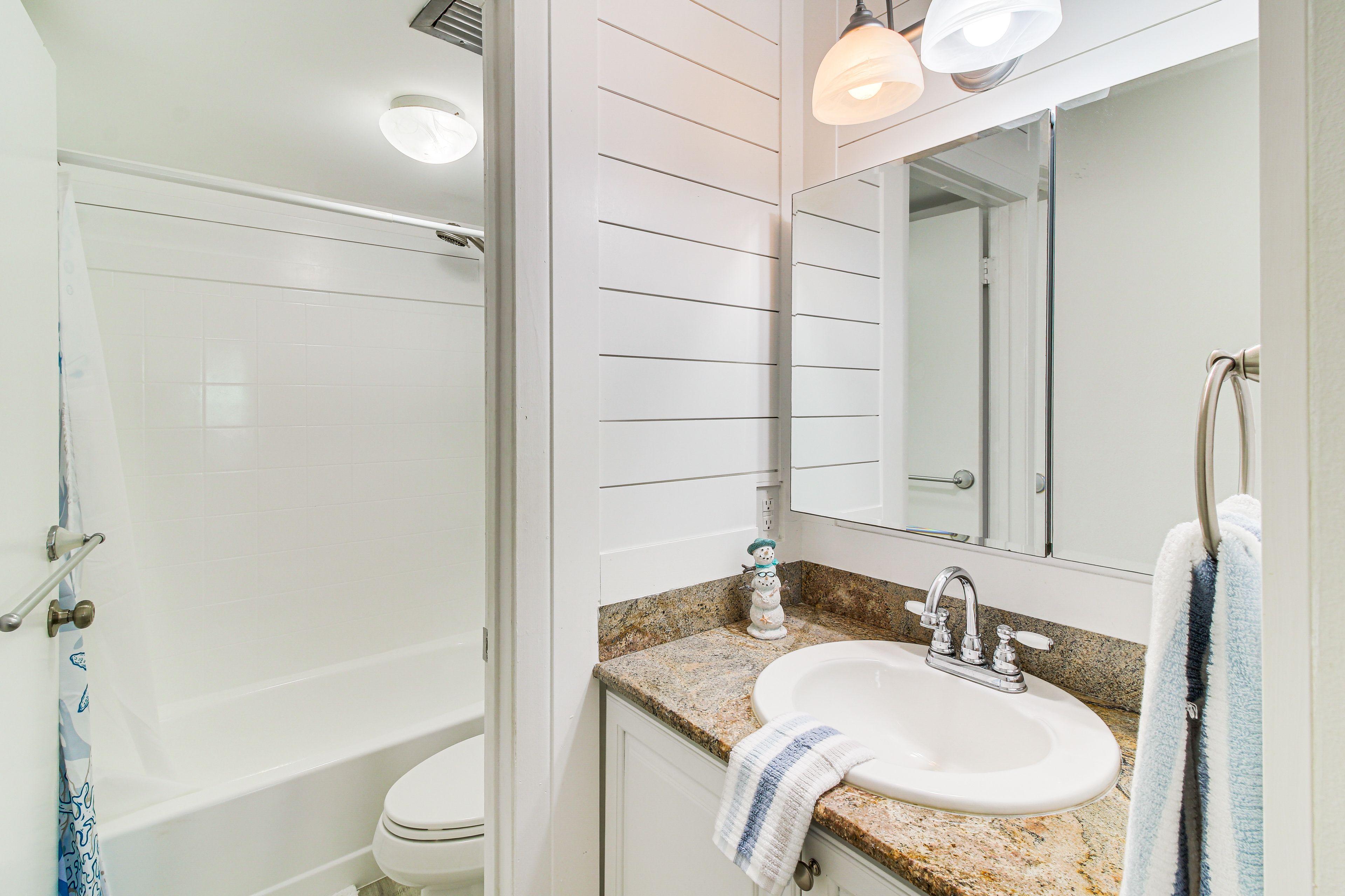 En-Suite Bathroom | Towels Provided