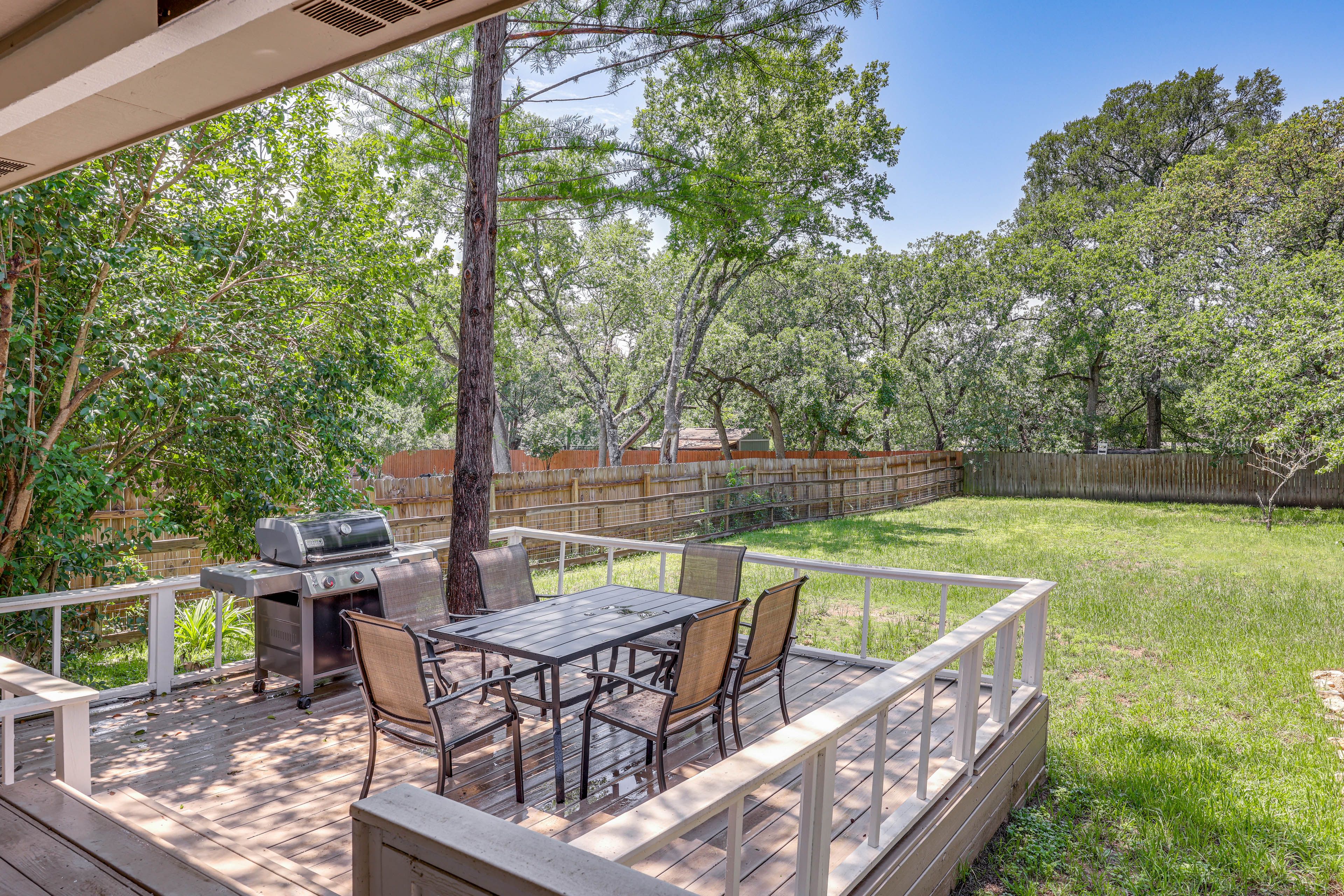 Deck | Single-Story Home