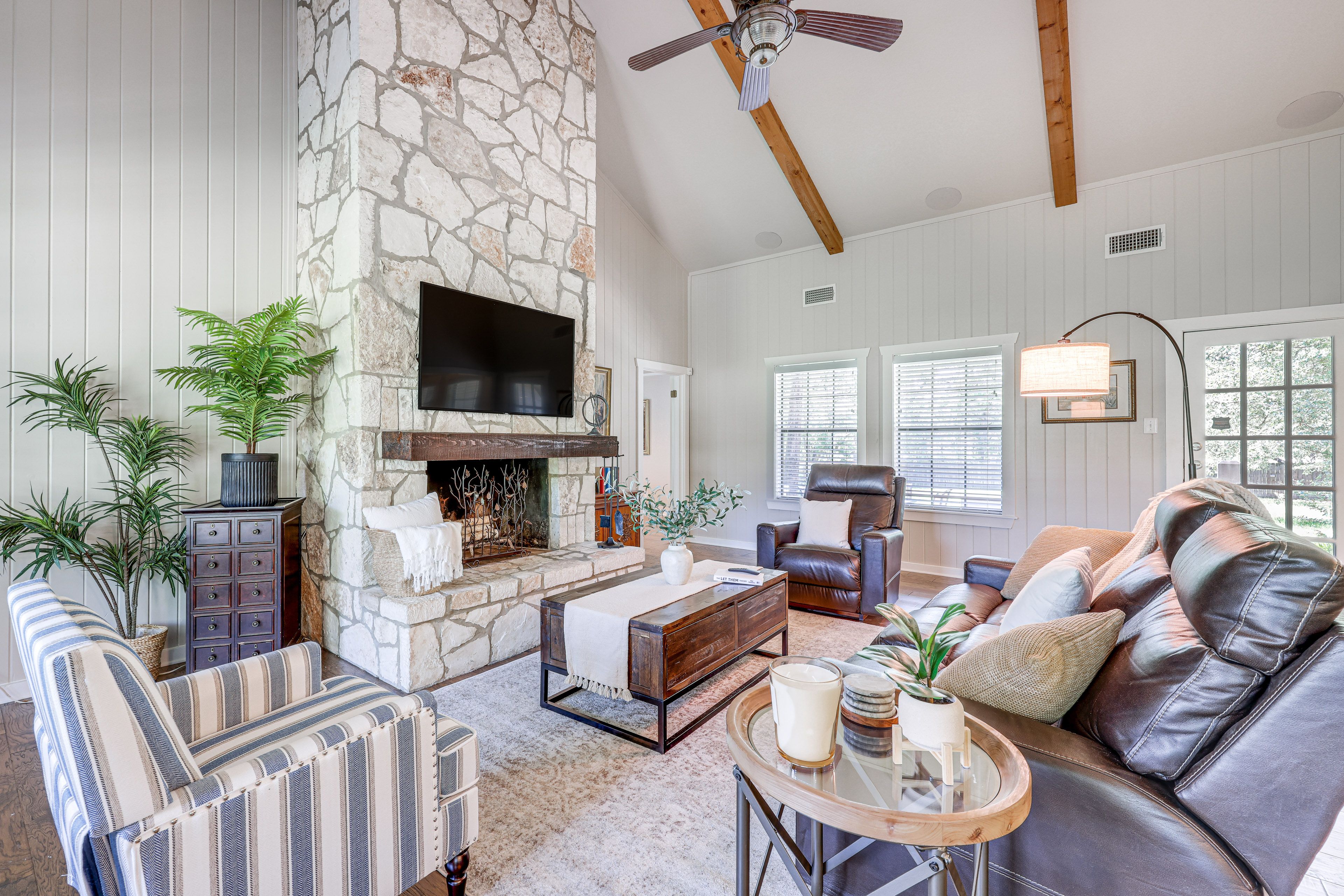Living Room | Central A/C & Heating