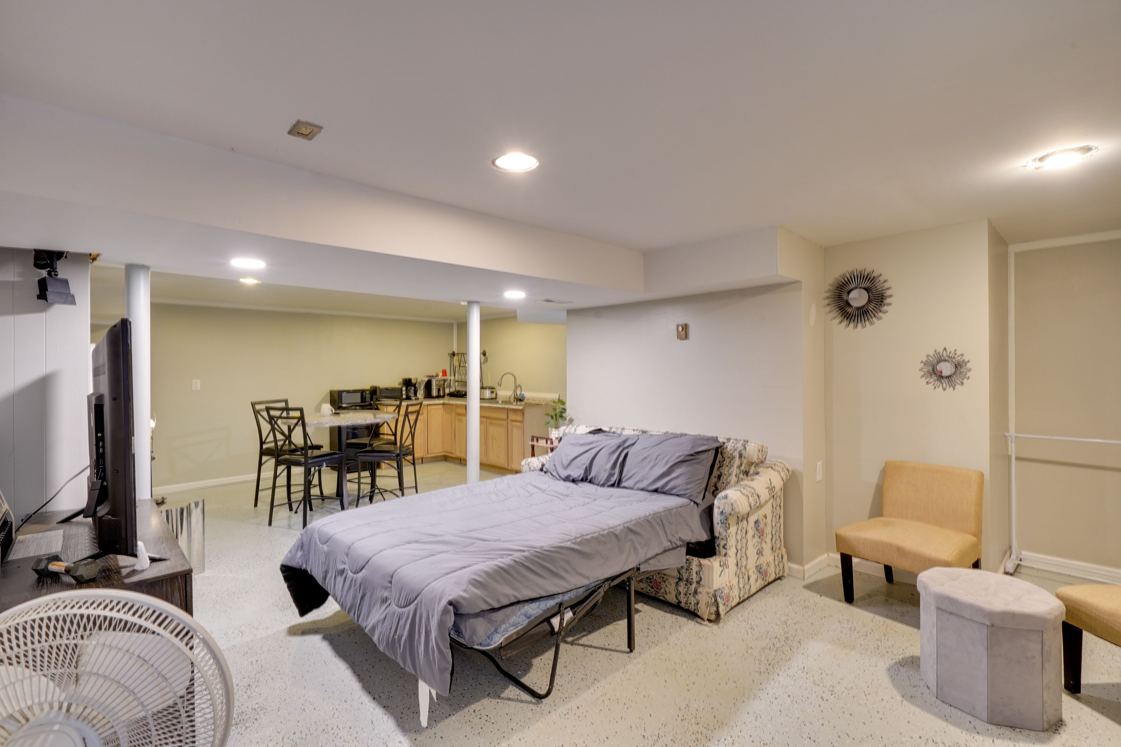Studio | Free WiFi | Central A/C & Heat | Smart TV