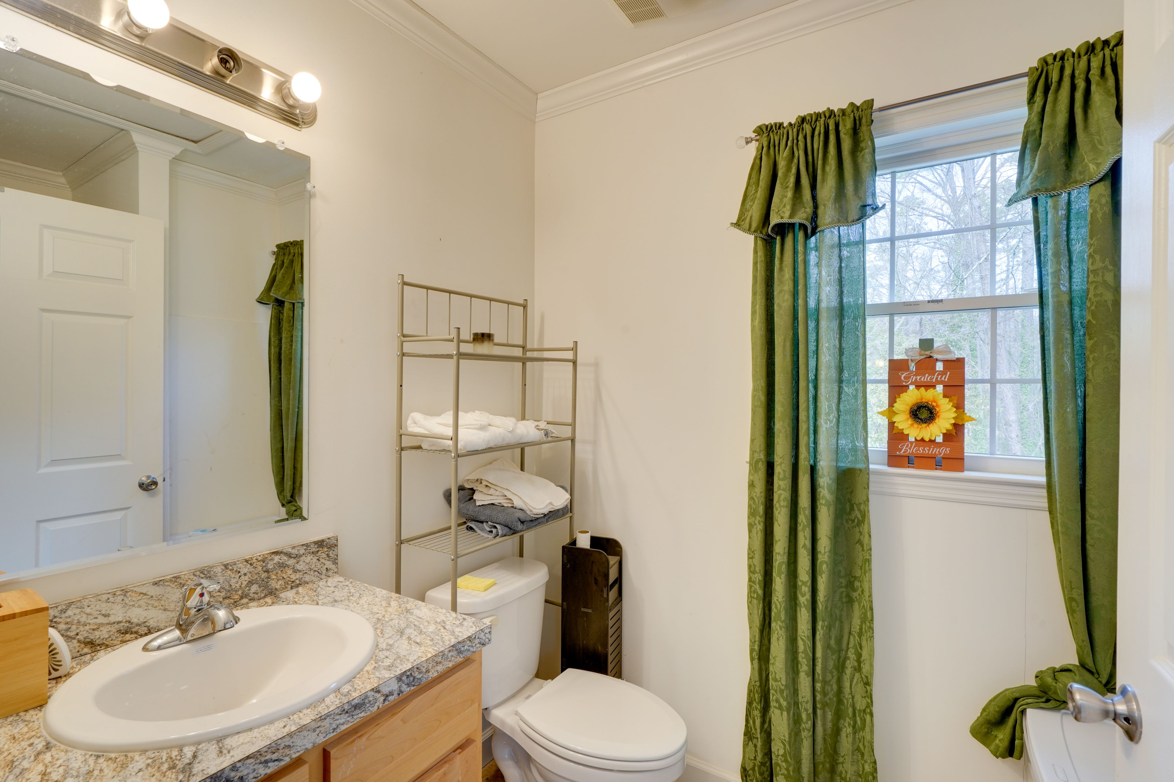 Full Bathroom