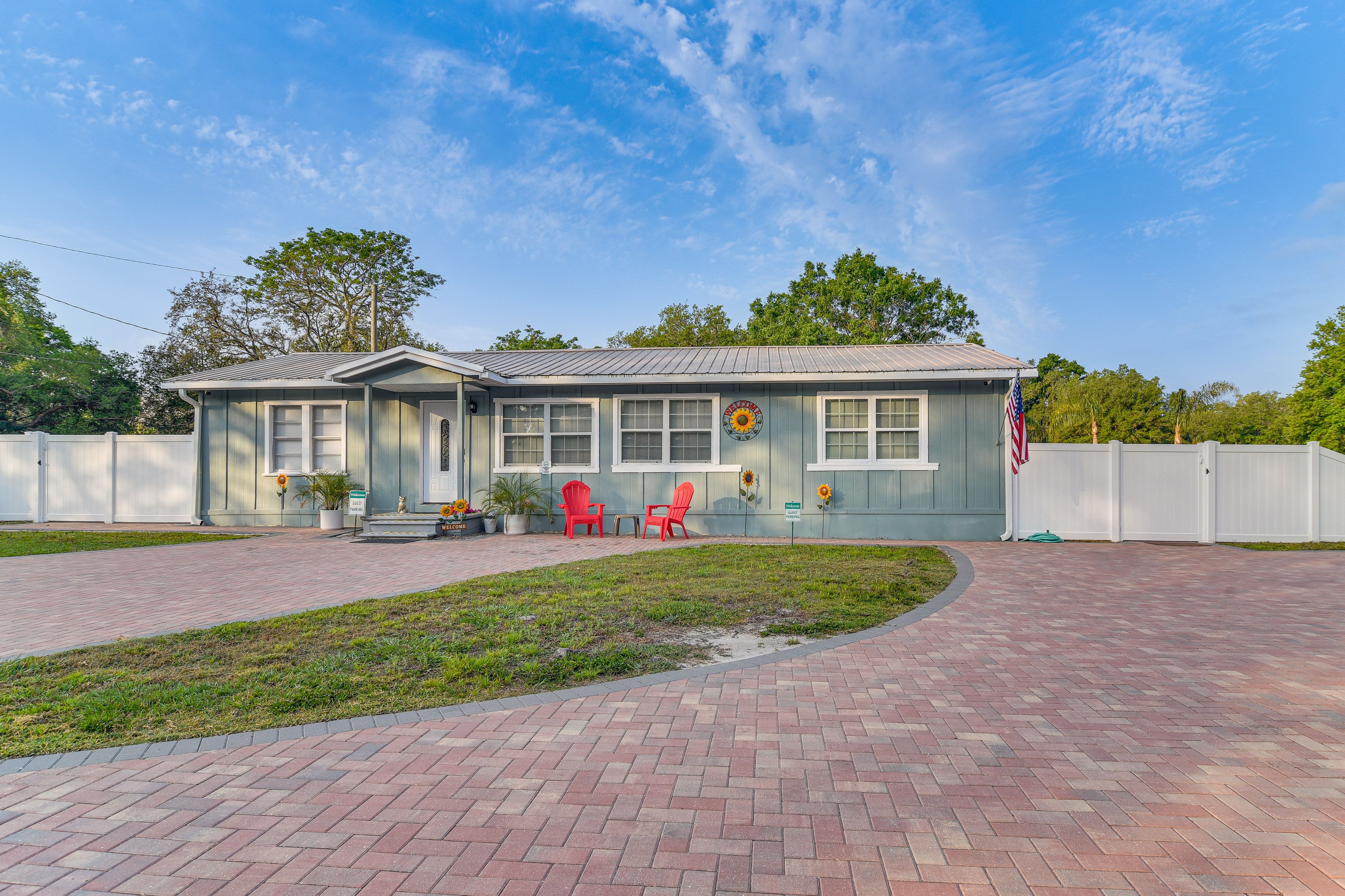 Parking | Driveway (8 Vehicles) | RV/Trailer Parking