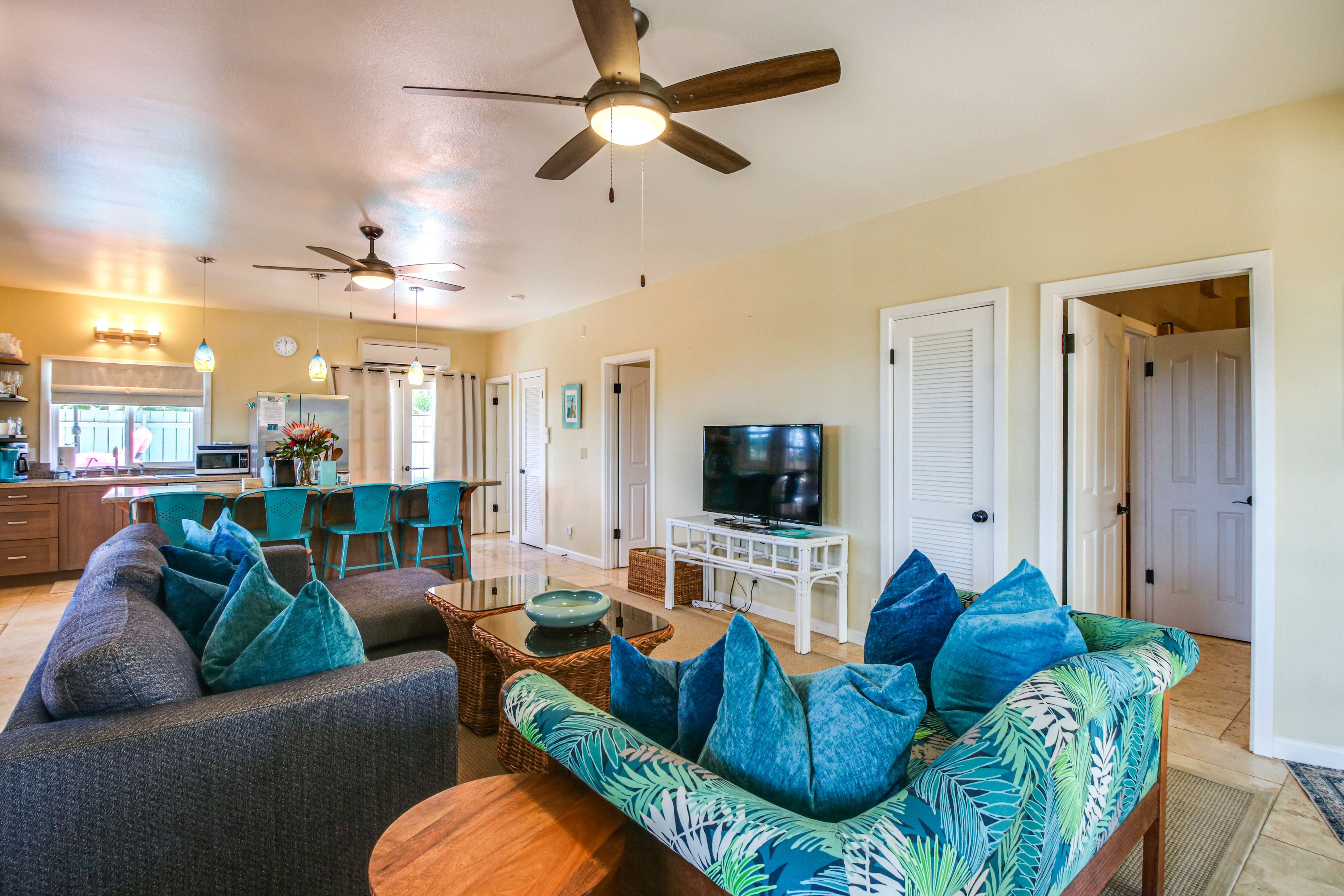 Living Room | Smart TV | Free WiFi | 1st Floor