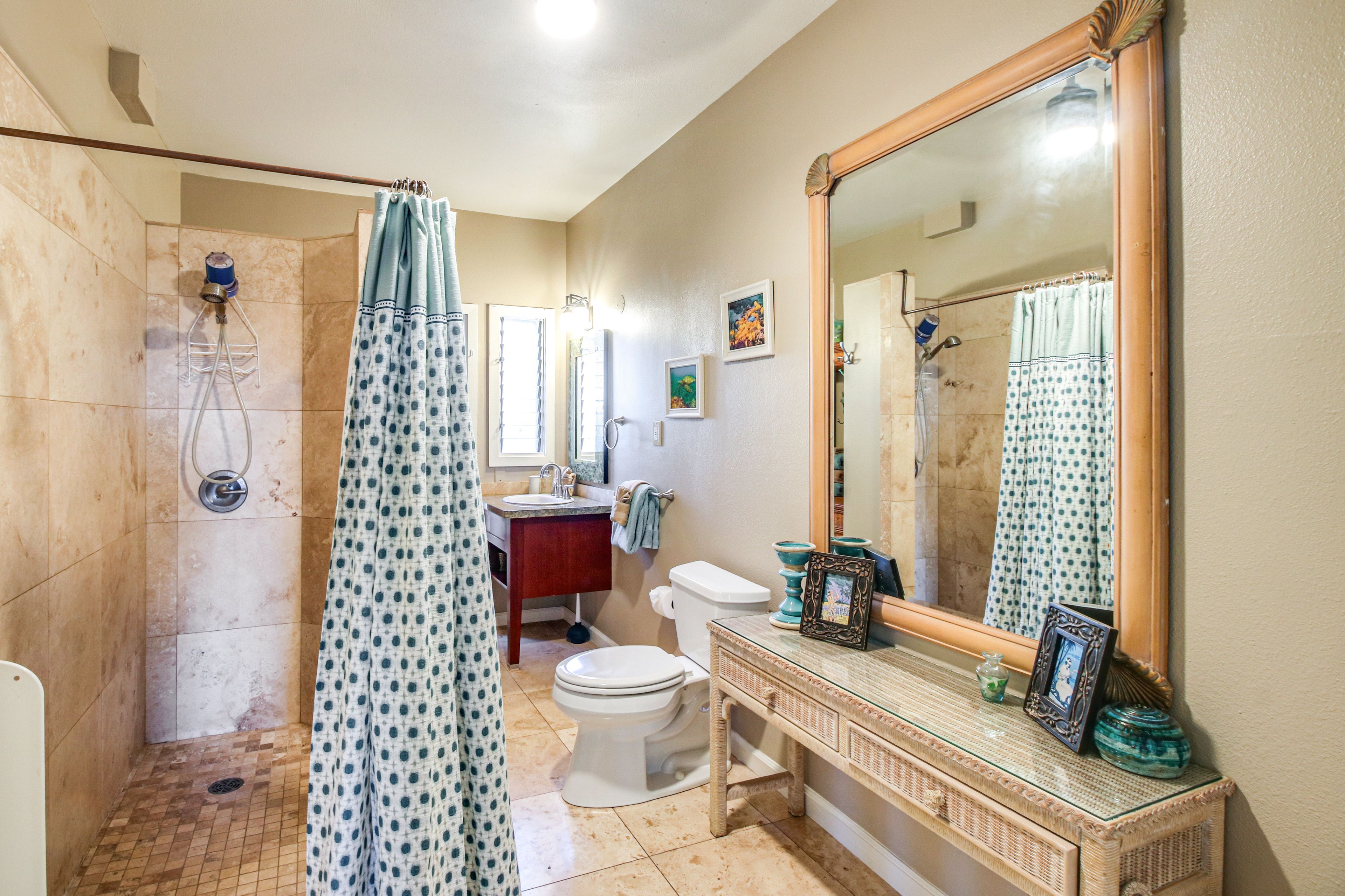 Full Bathroom | 1st Floor