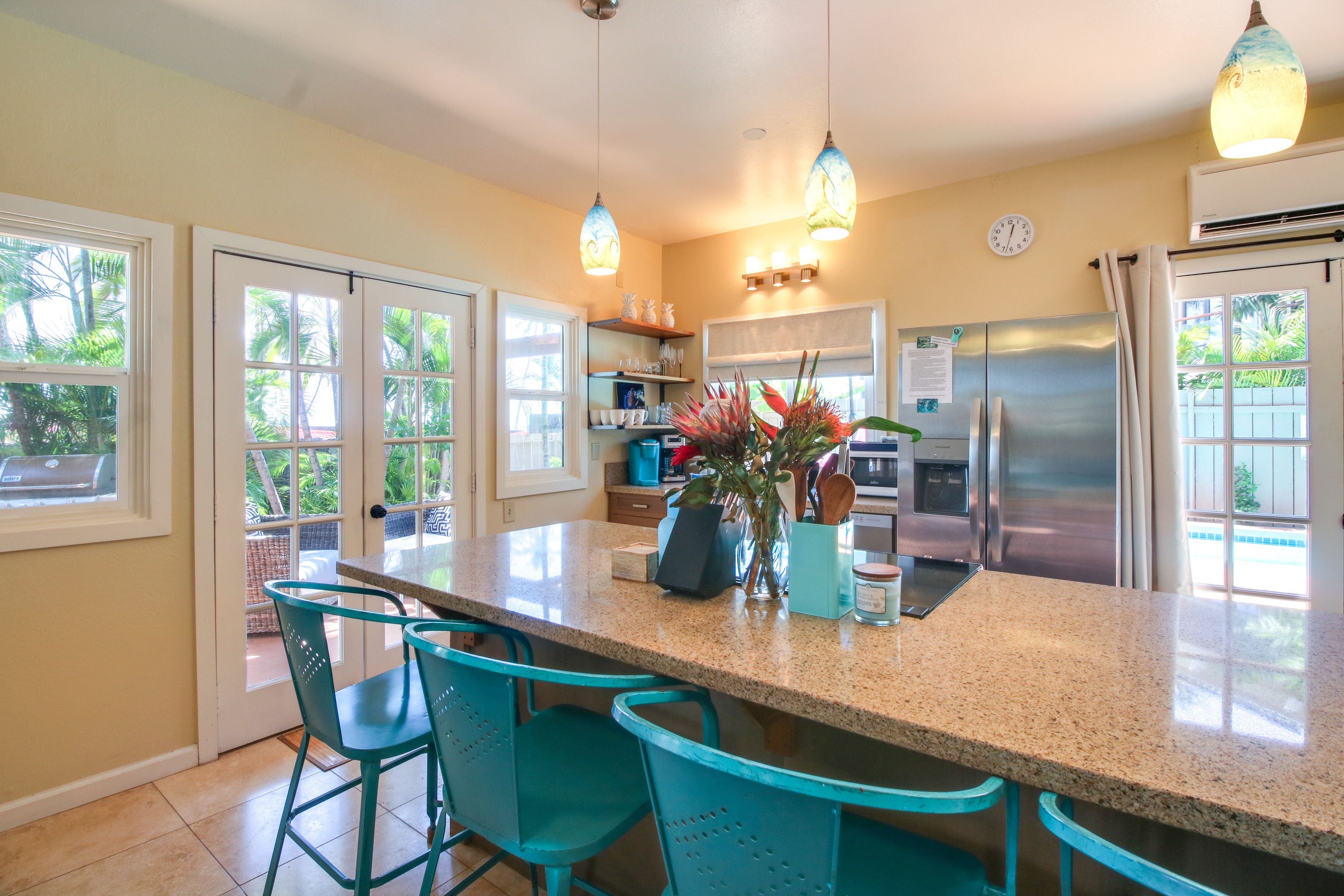 Kitchen | Oven | Microwave | 1st Floor