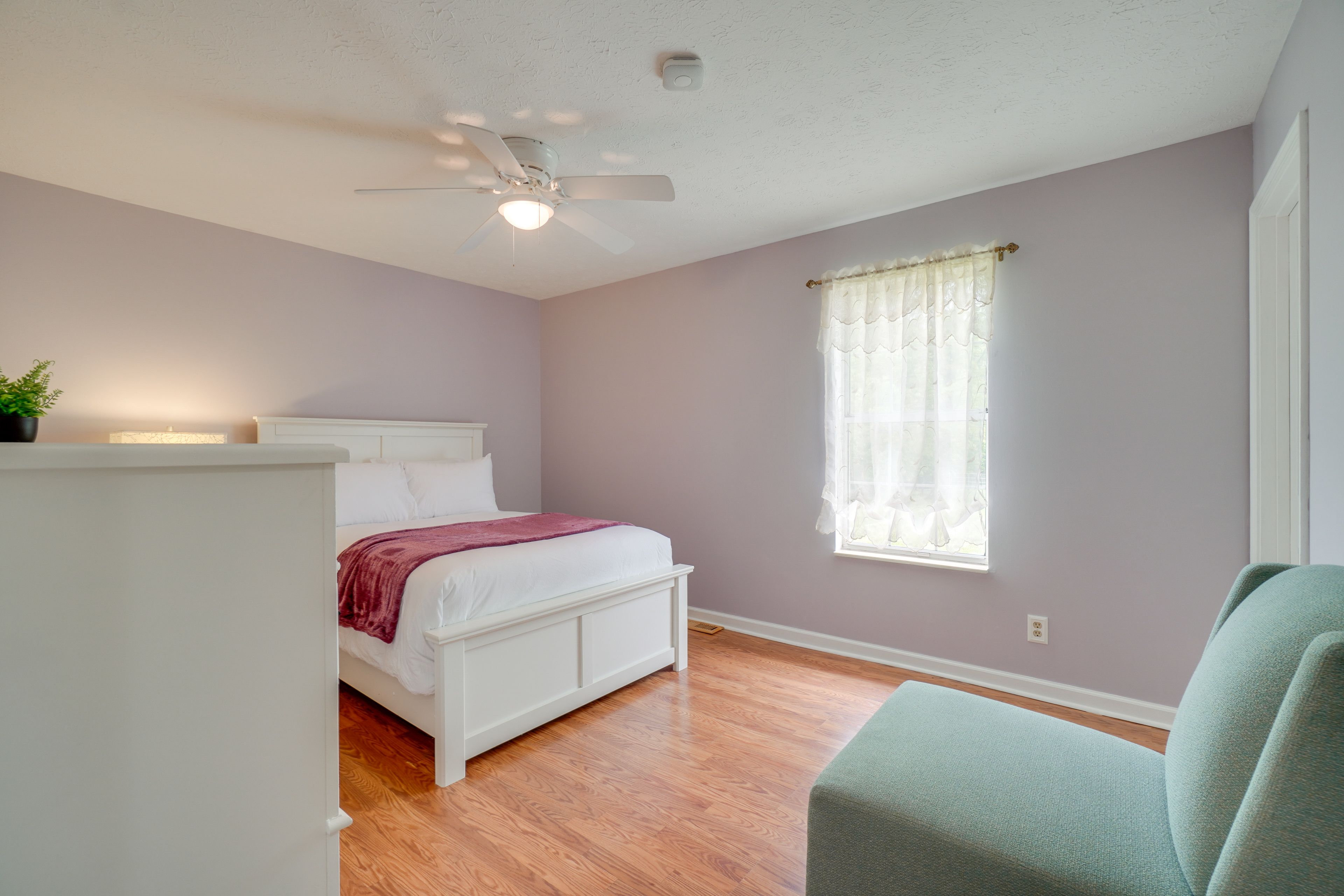Bedroom 2 | Queen Bed