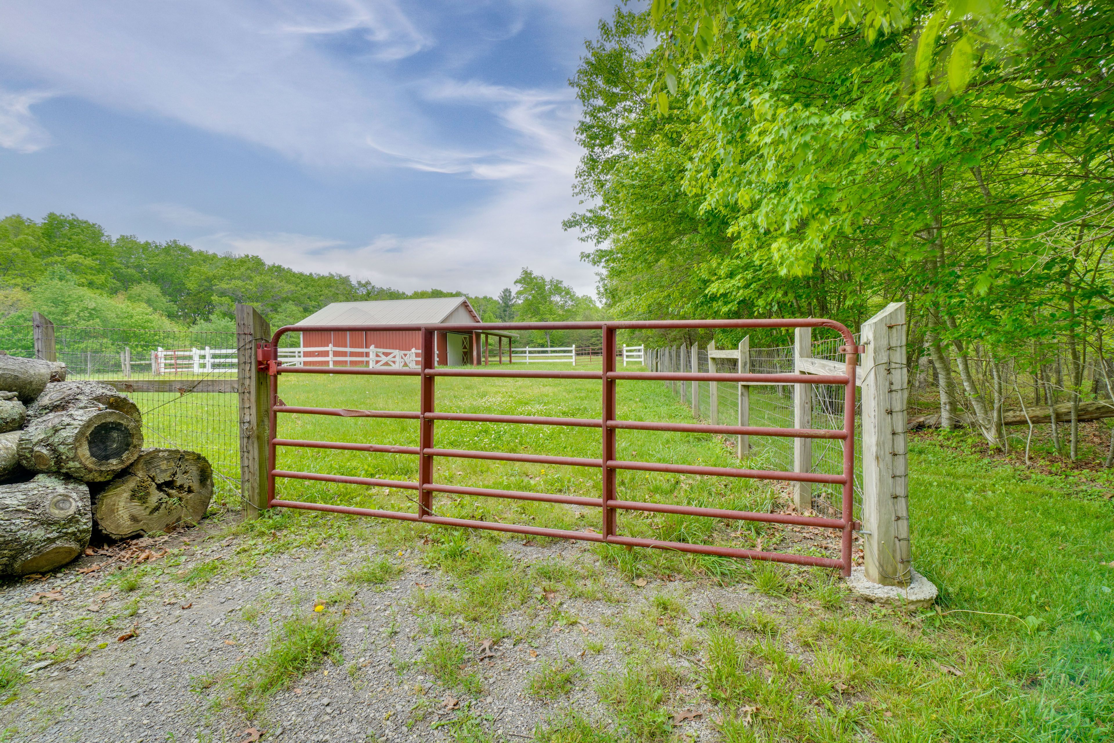 House Exterior | Barn, Paddocks & Pastures (Available Upon Request)