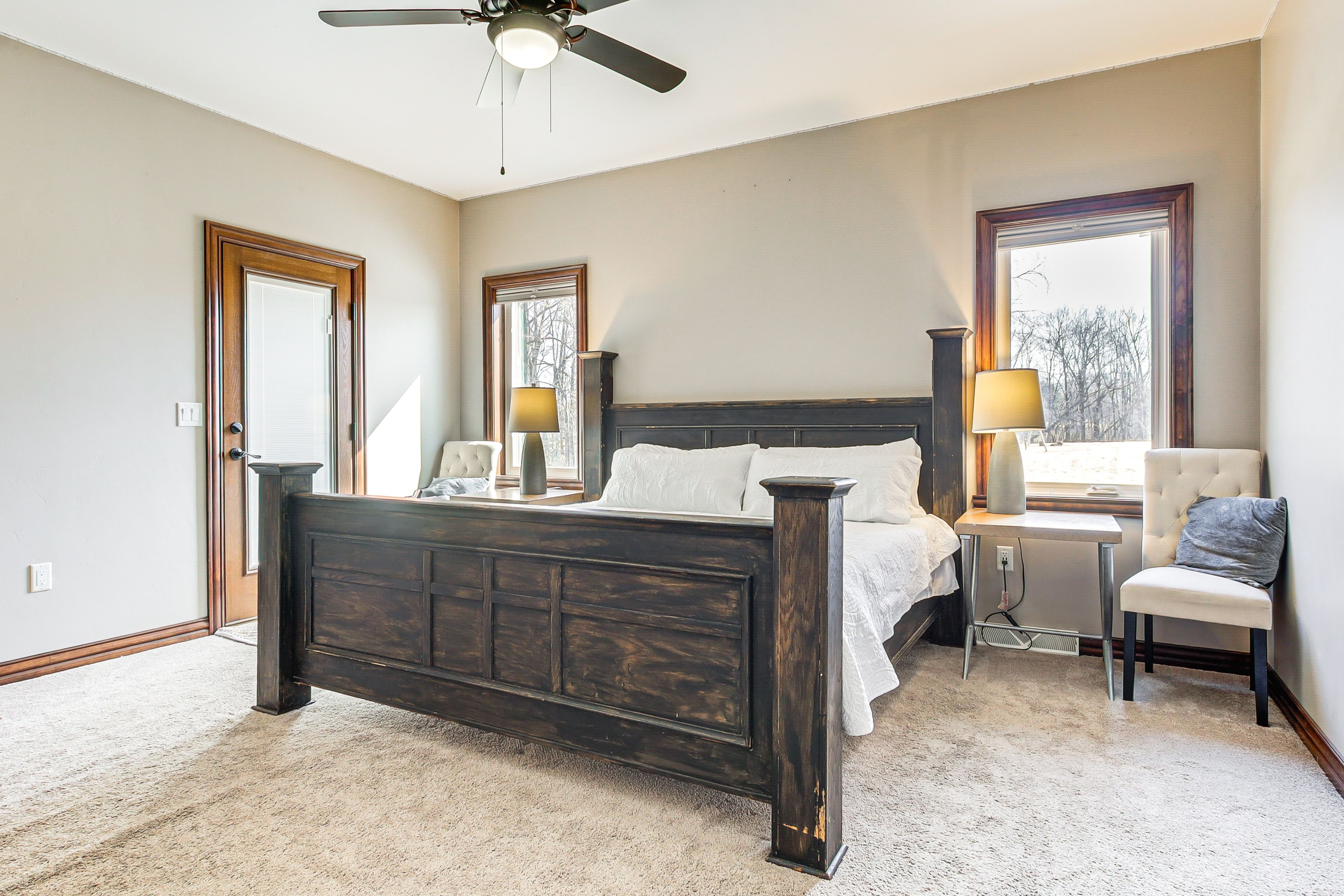 Bedroom 1 | King Bed | 1st Floor
