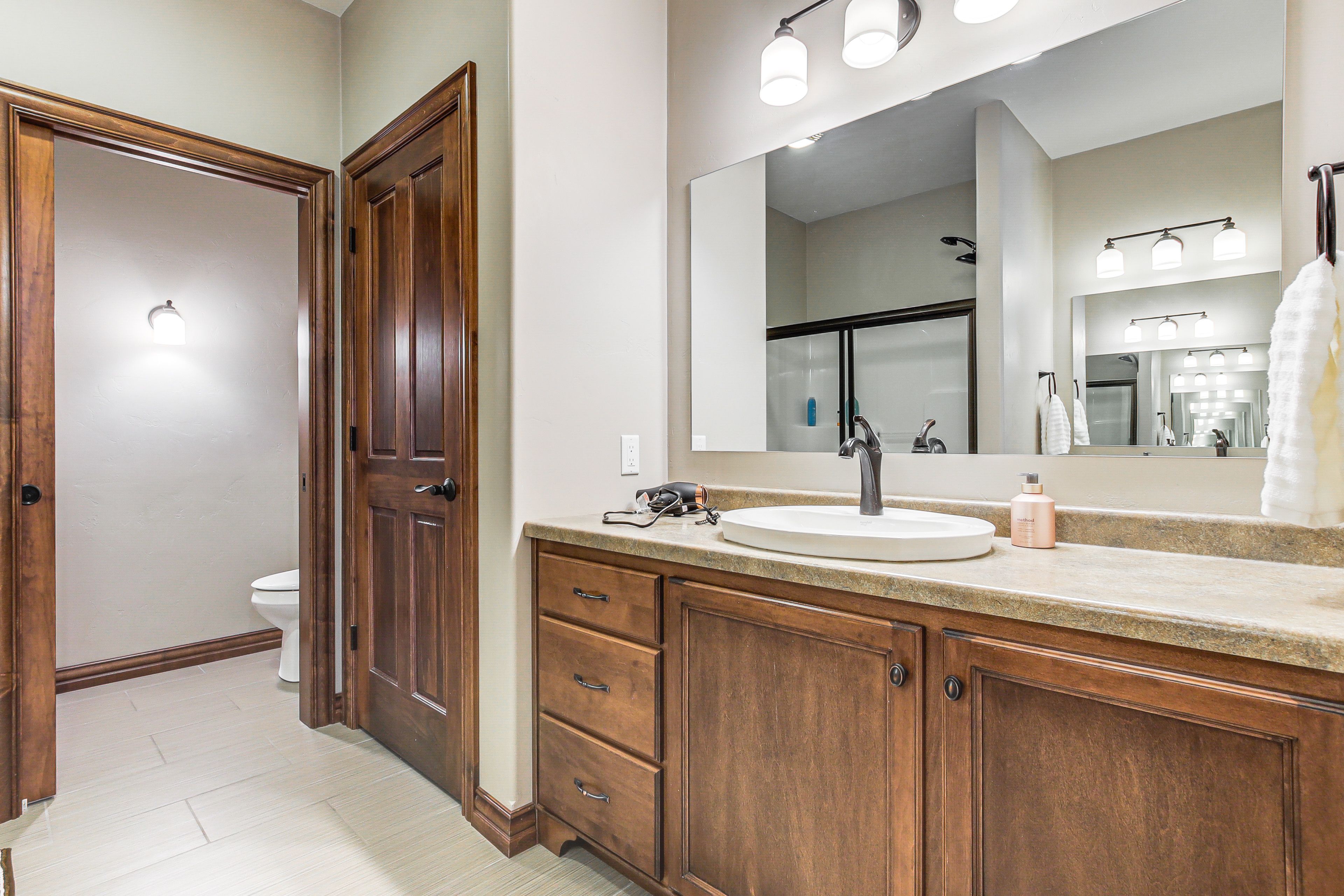 En-Suite Bathroom | 1st Floor