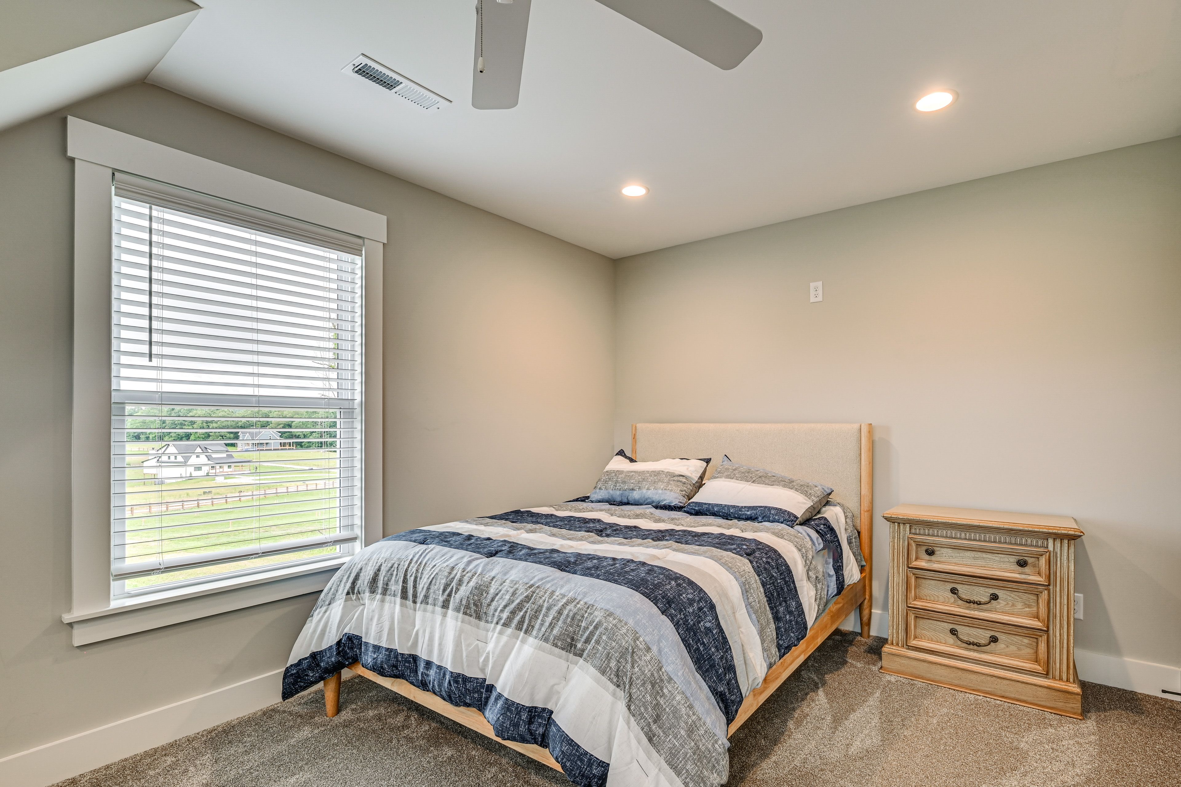 Bedroom 3 | 2nd Floor | Queen Bed
