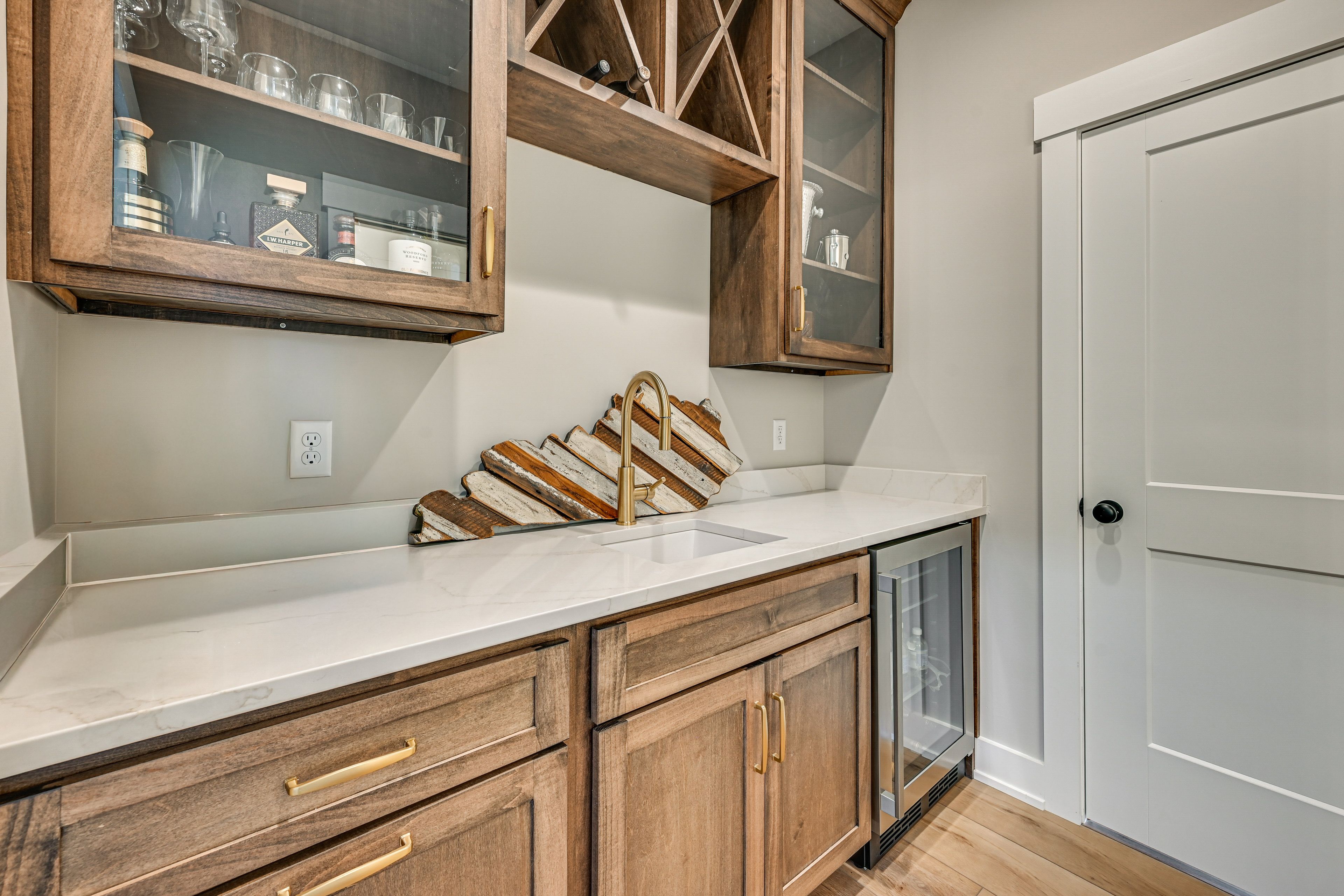 Wet Bar | 1st Floor