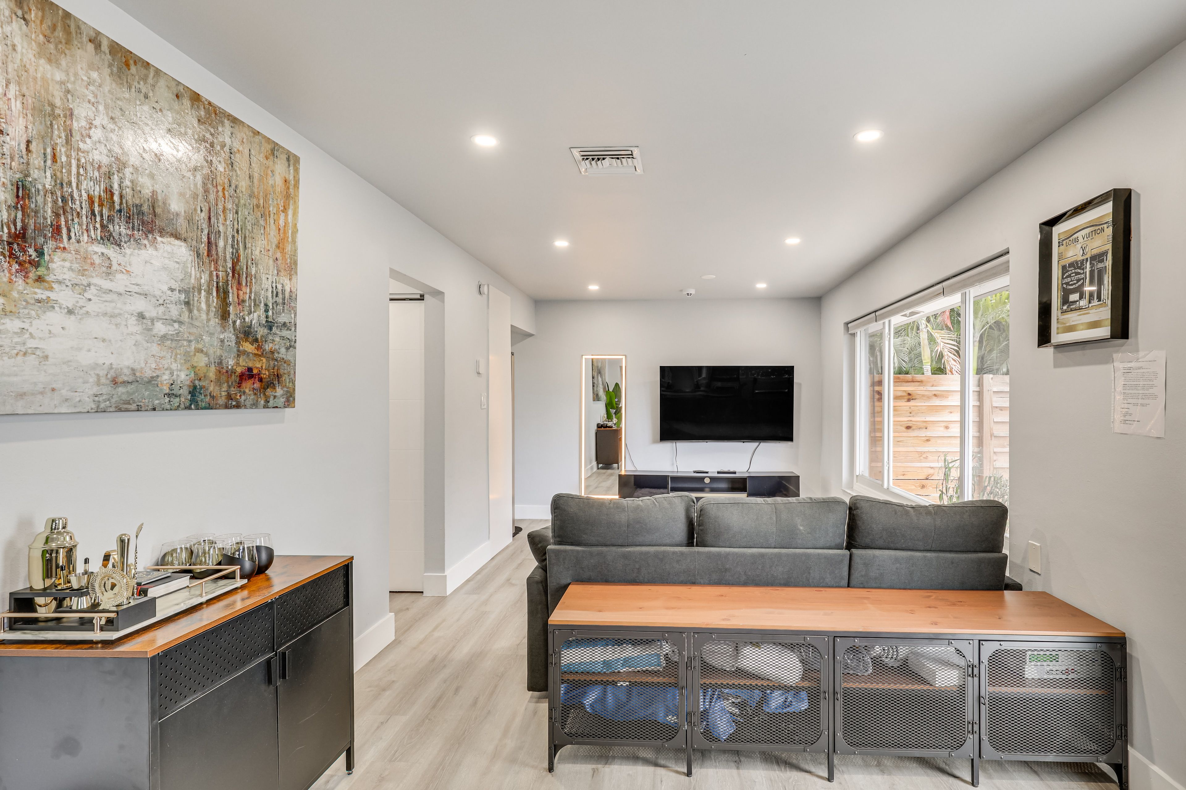 Living Room | Full Sleeper Sofa | Central A/C & Heating | Free WiFi | Smart TV