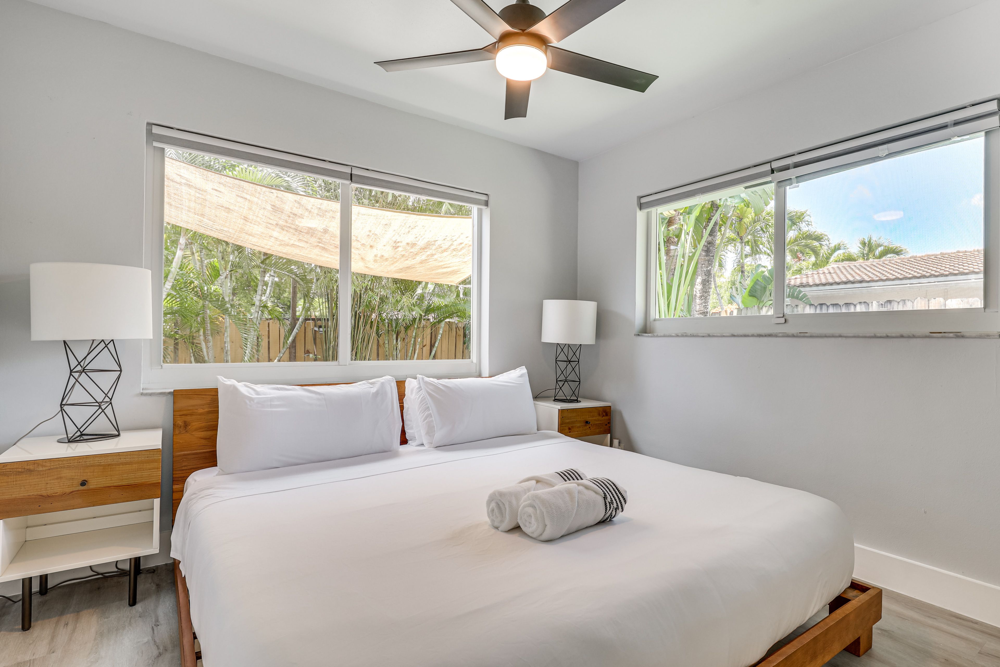 Bedroom | King Bed | Smart TV