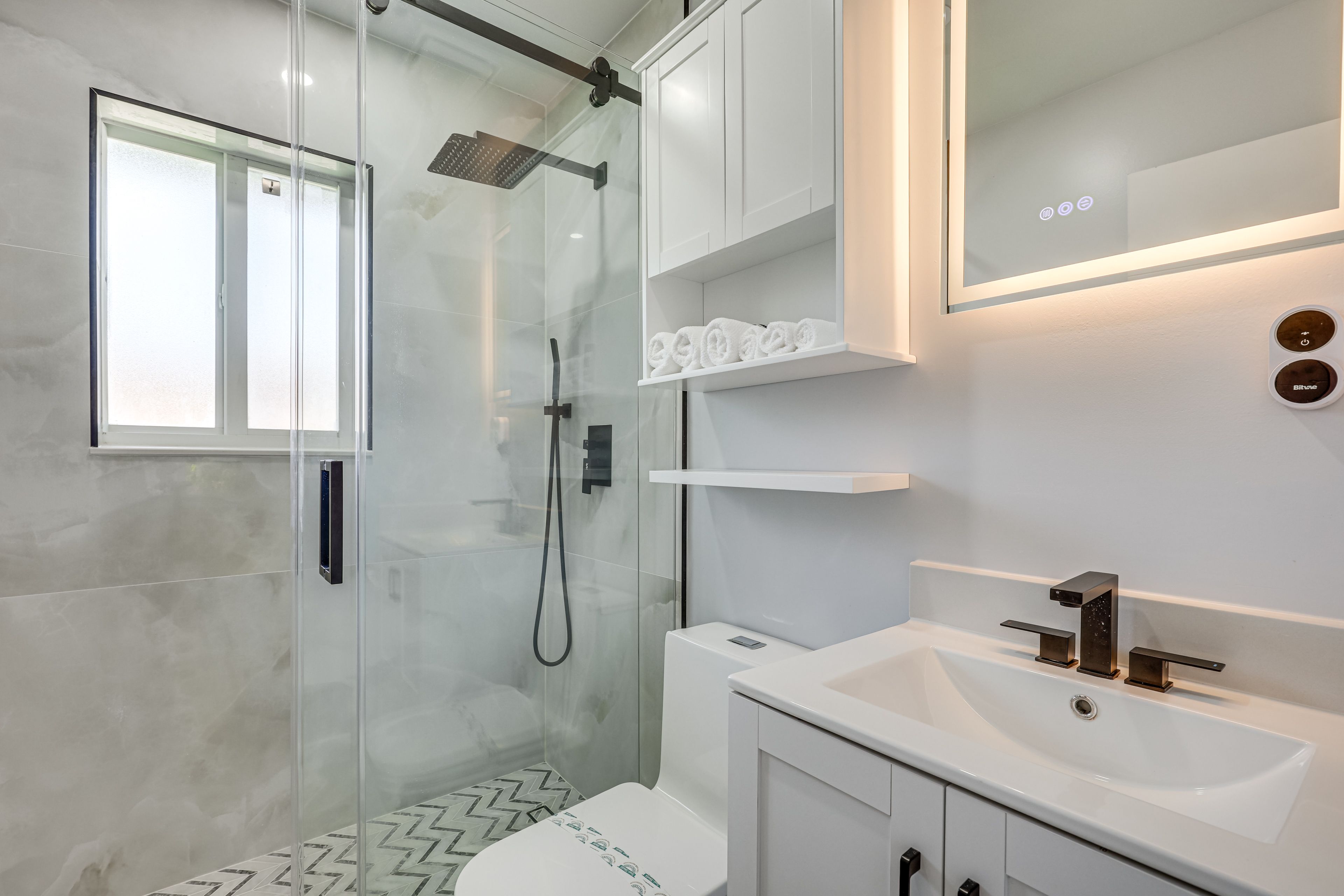 Full Bathroom | Linens & Towels