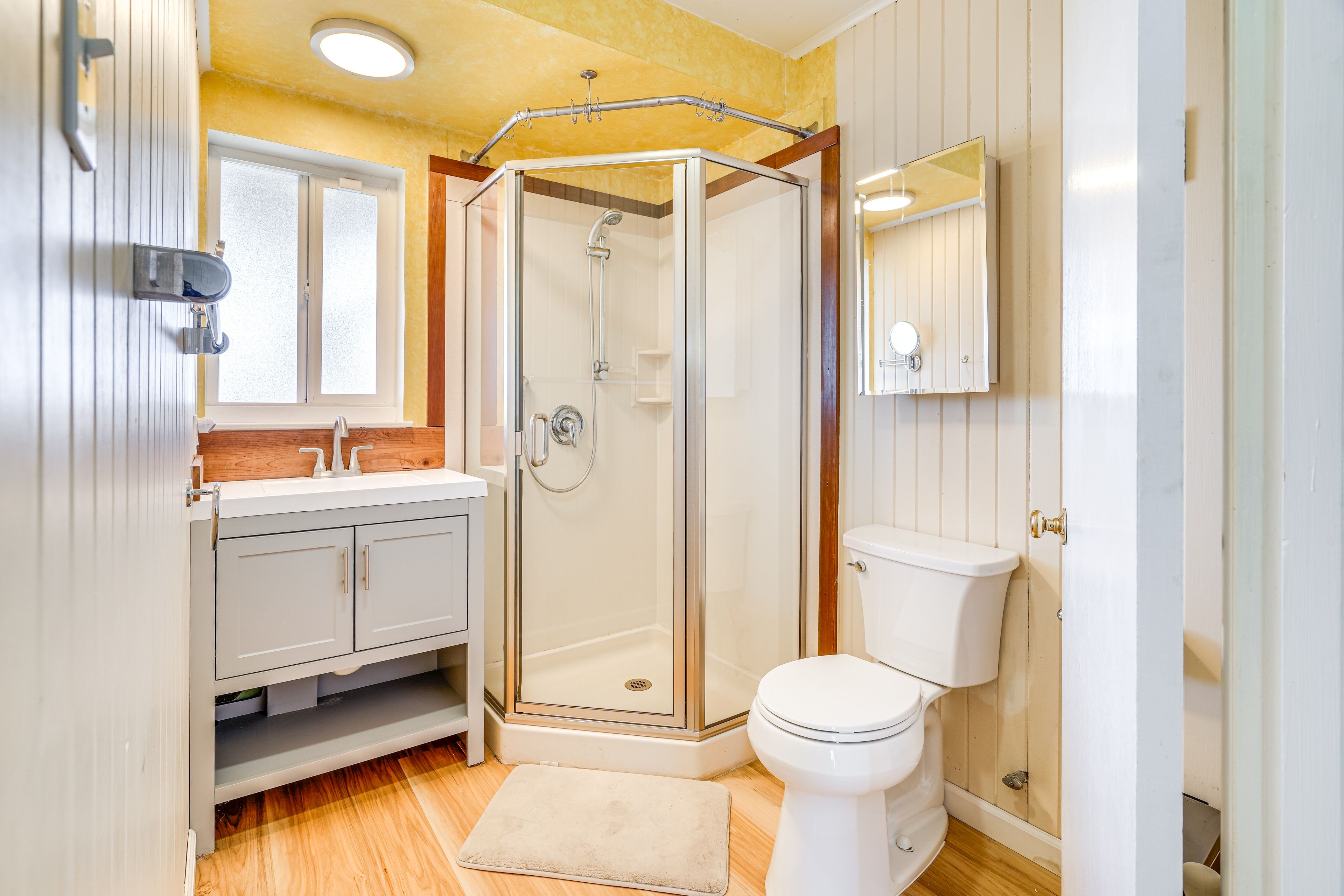 Bathroom | Towels Provided