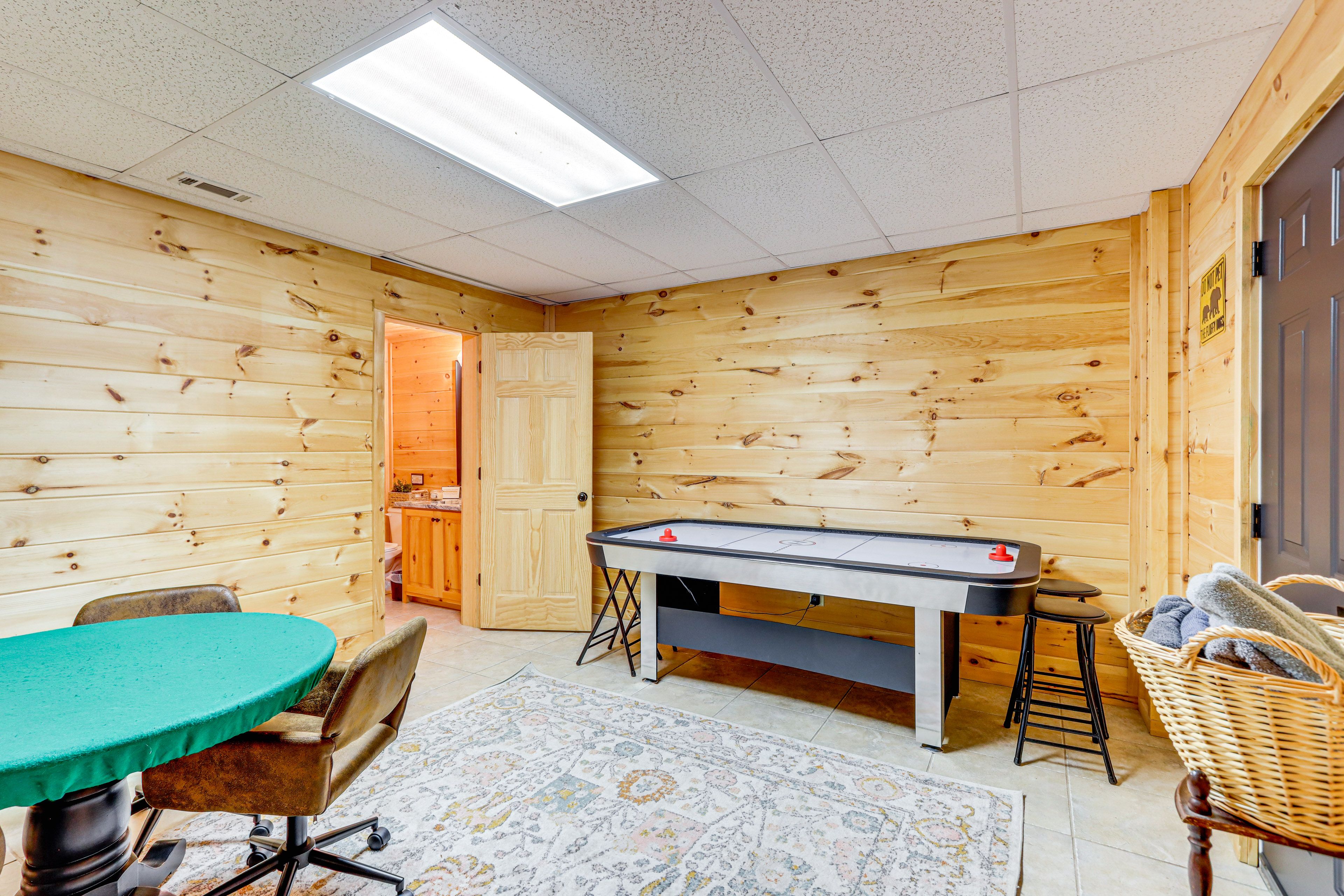 Game Room | Ping-Pong Table | Air Hockey Table | Lower Level