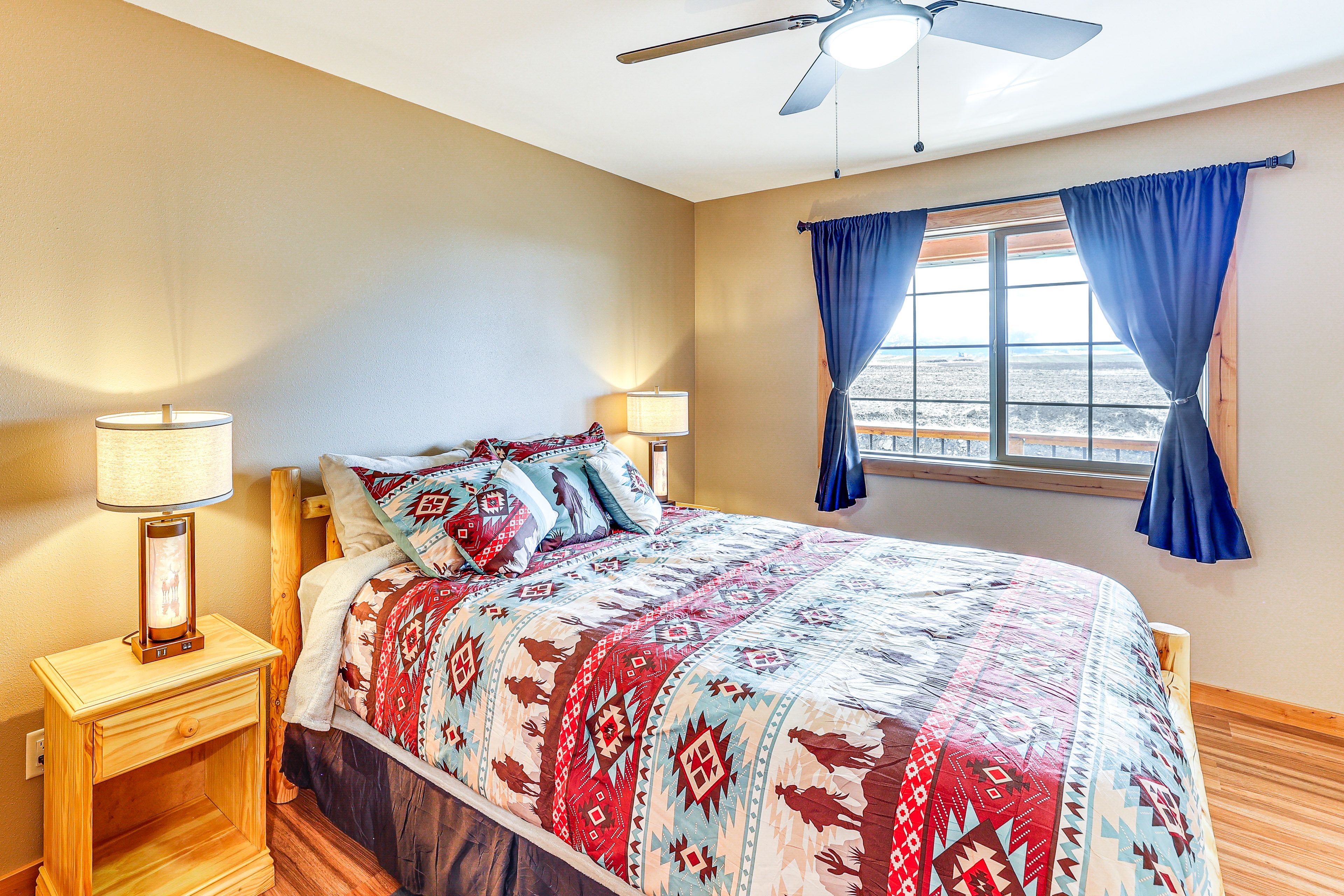 Bedroom 1 | Queen Bed | Linens Provided