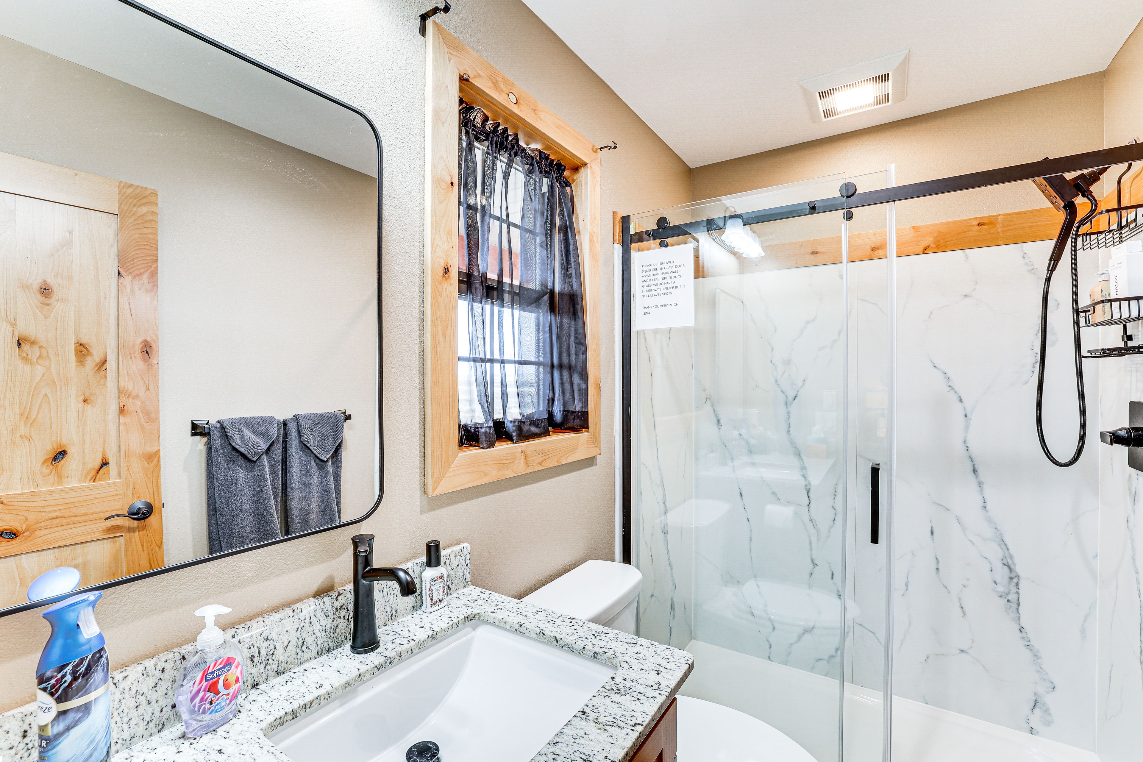 En-Suite Bathroom | Towels Provided