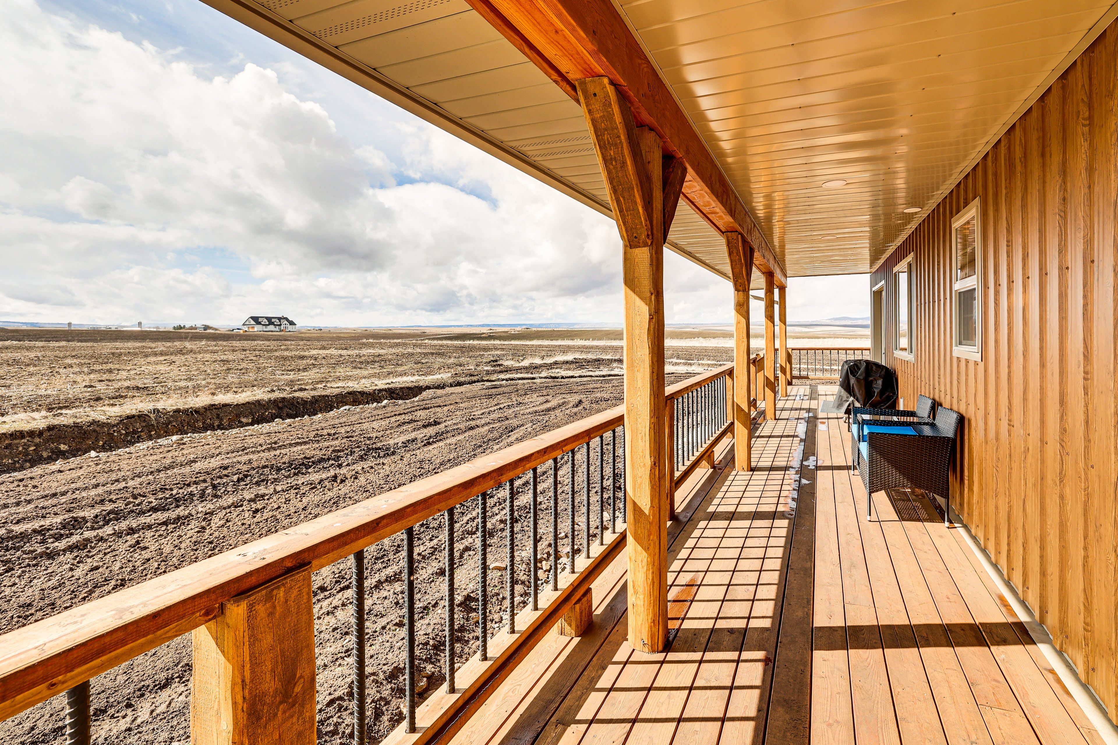 Wraparound Deck | Gas Blackstone Grill | Mountain View