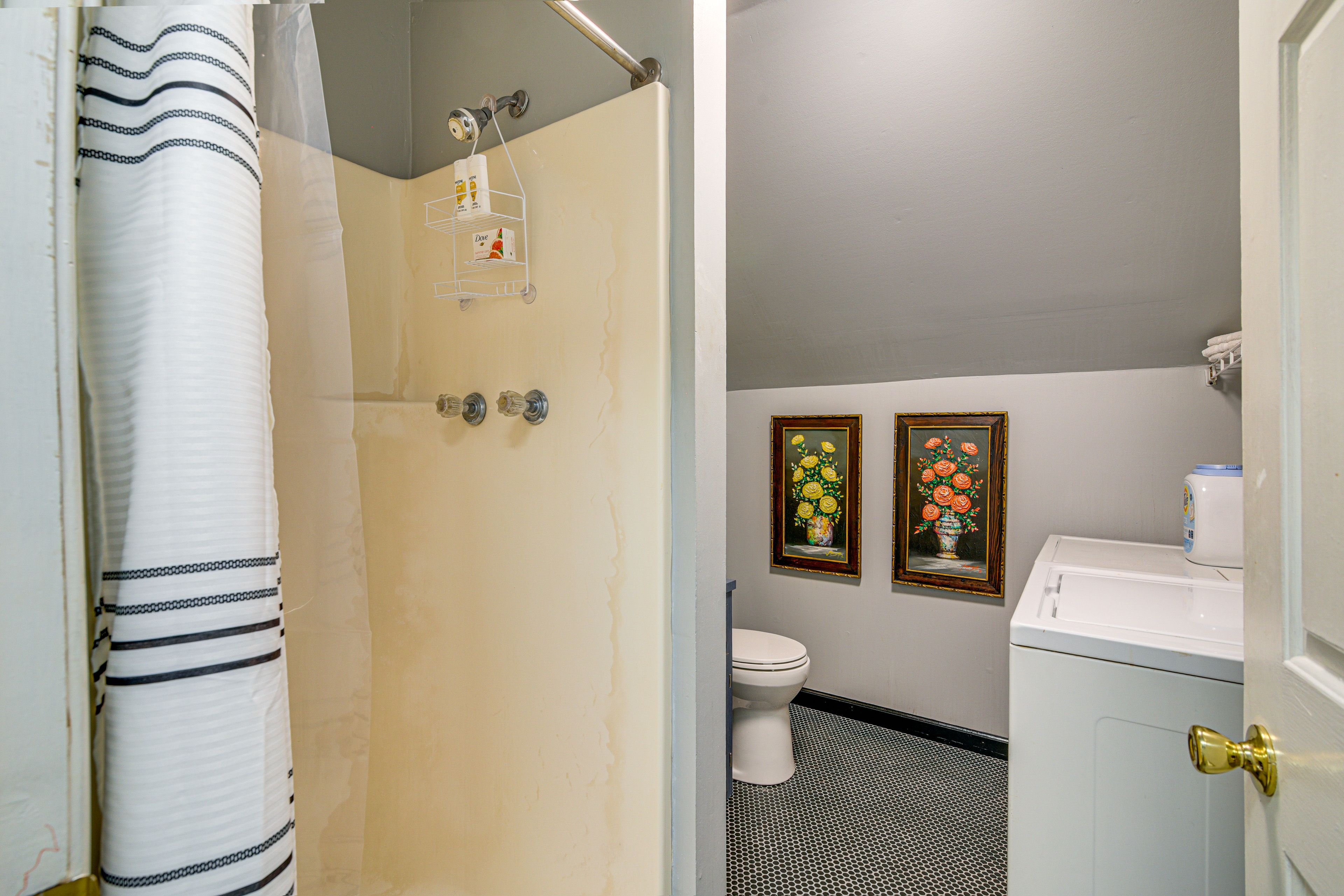 Bathroom | Towels Provided