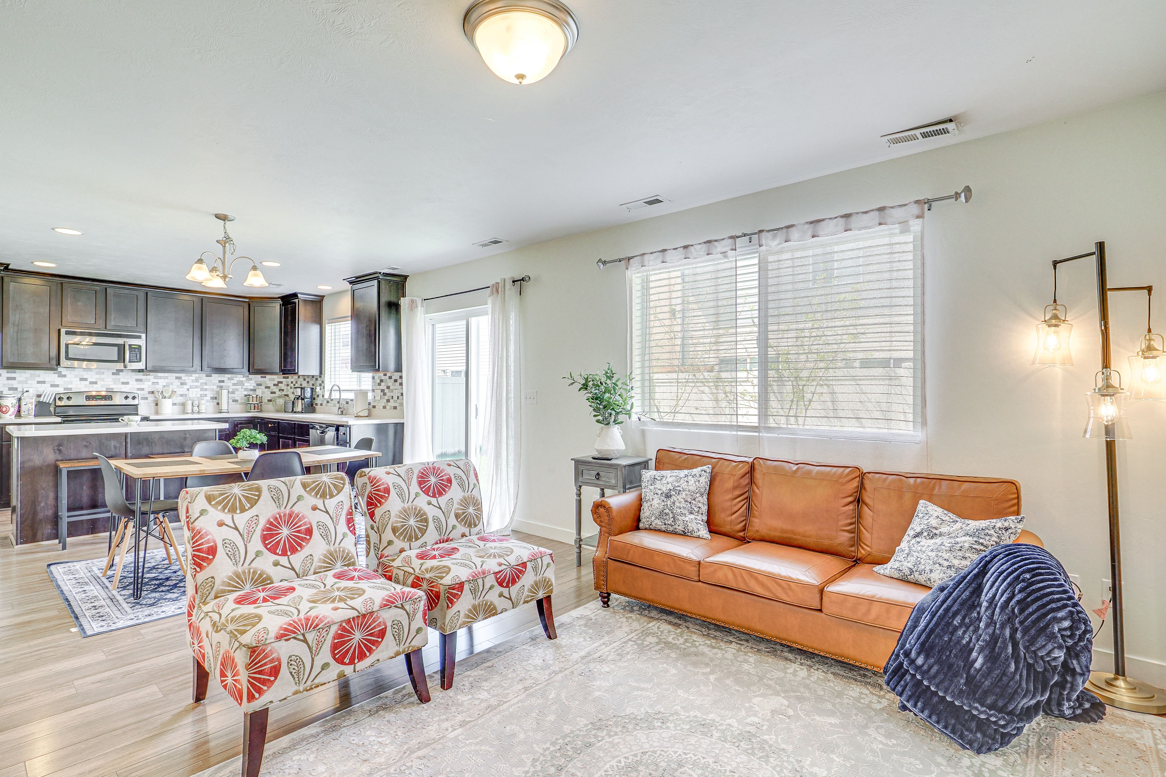 Living Room | 1st Floor | Smart TV | Free WiFi