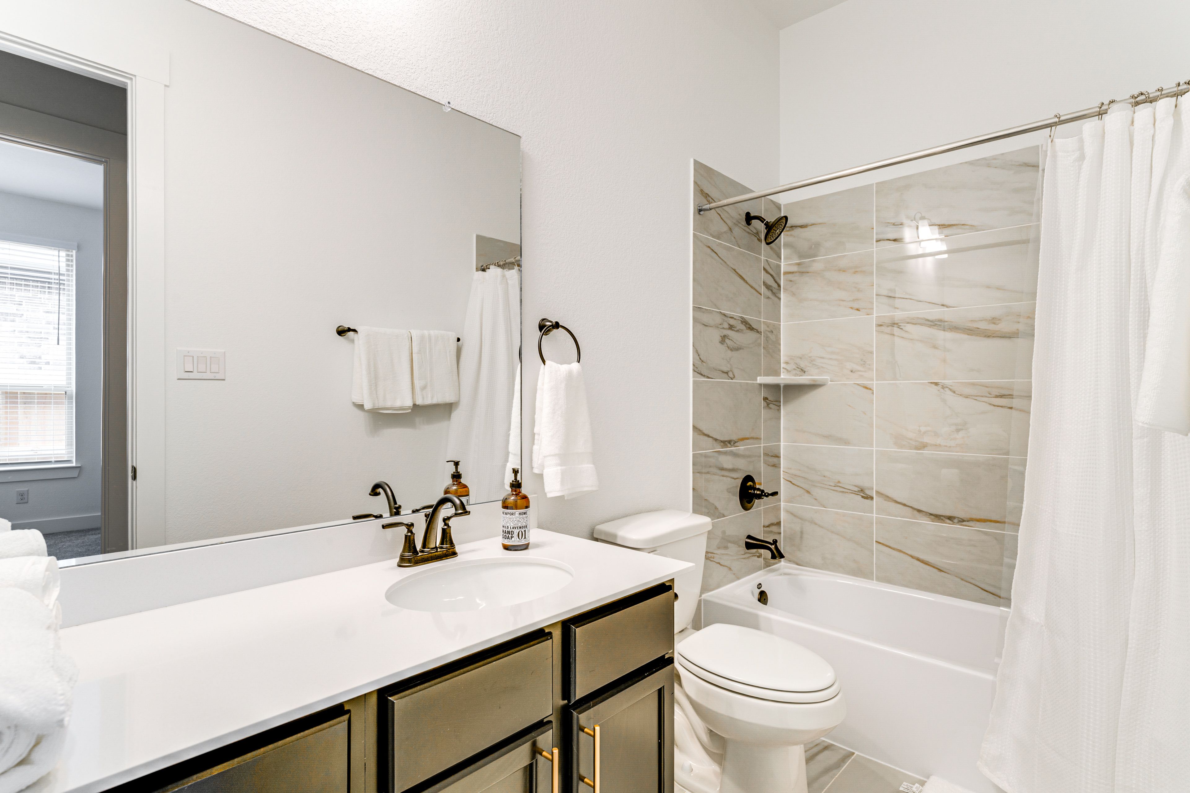 Full Bathroom