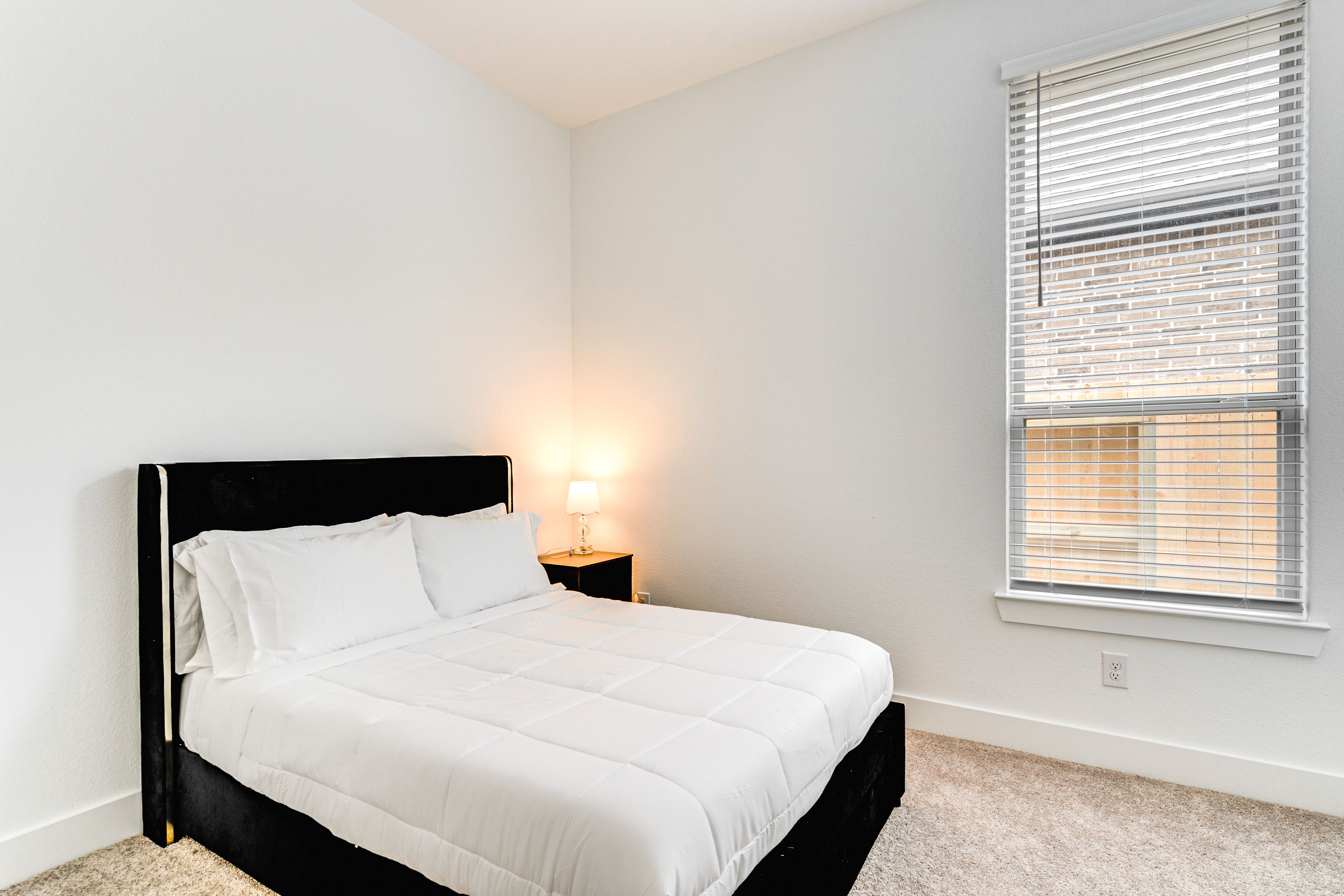 Bedroom 3 | Queen Bed