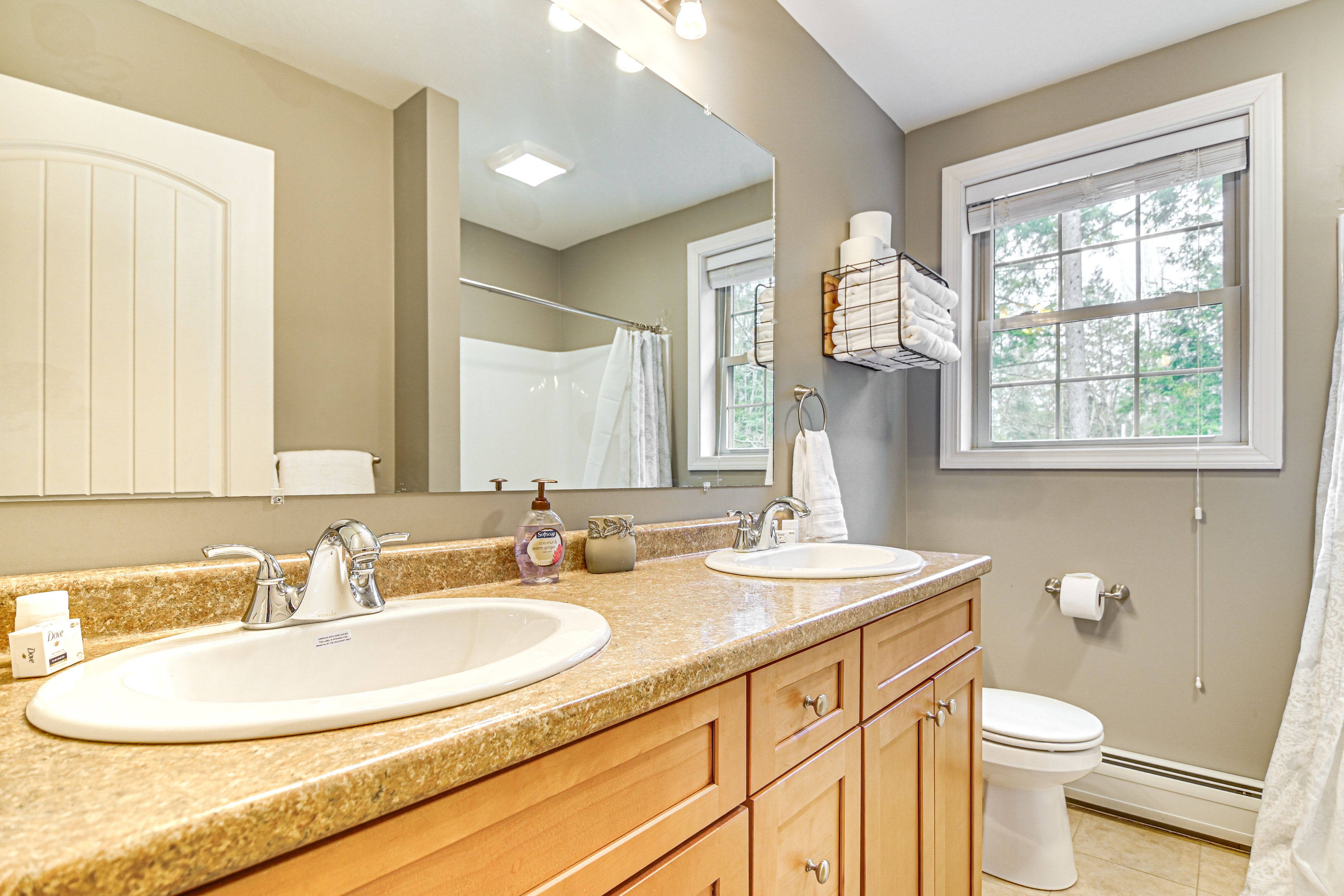 En-Suite Bathroom | 1st Floor | Towels Provided