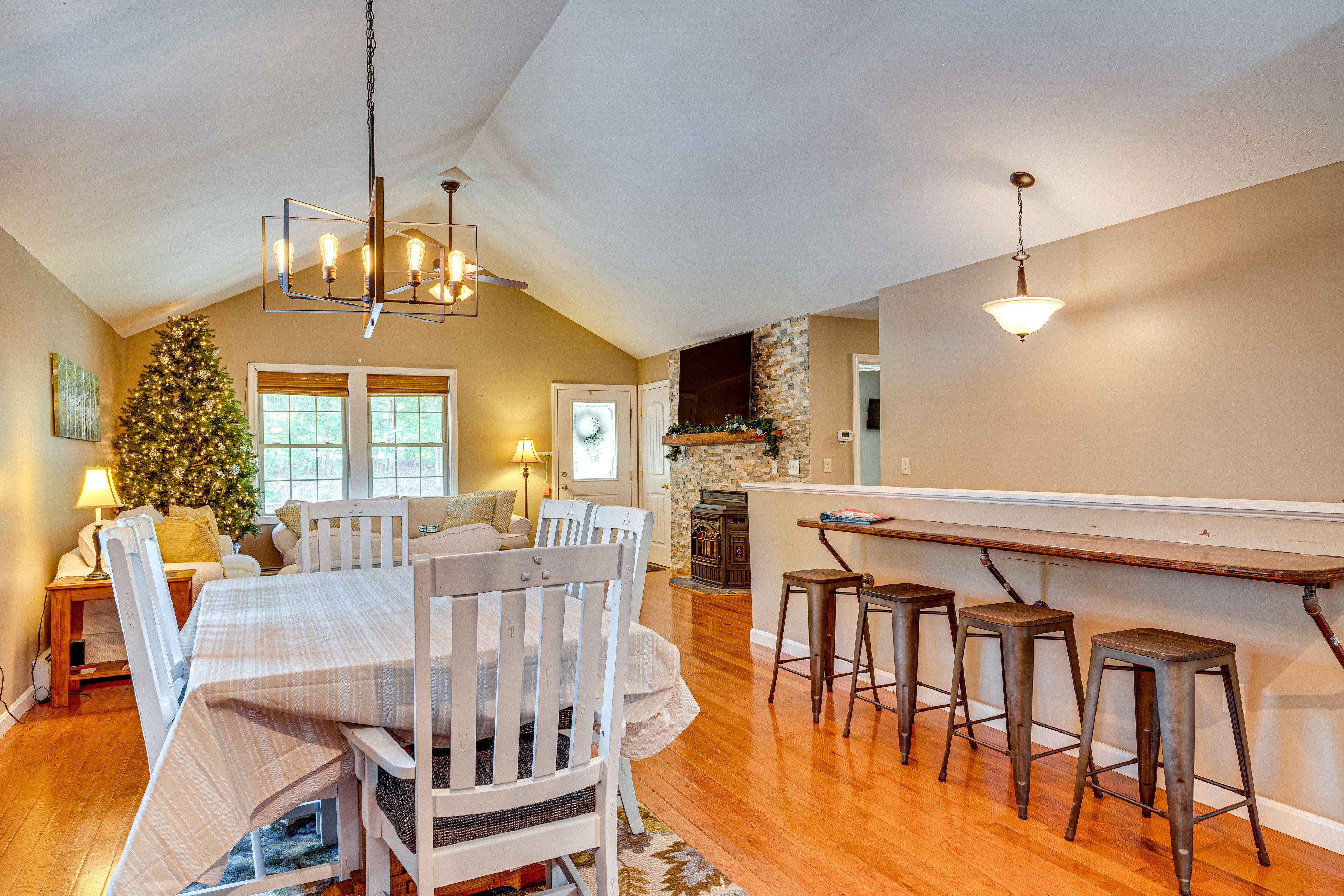 Dining Area | 1st Floor | Dishware/Flatware