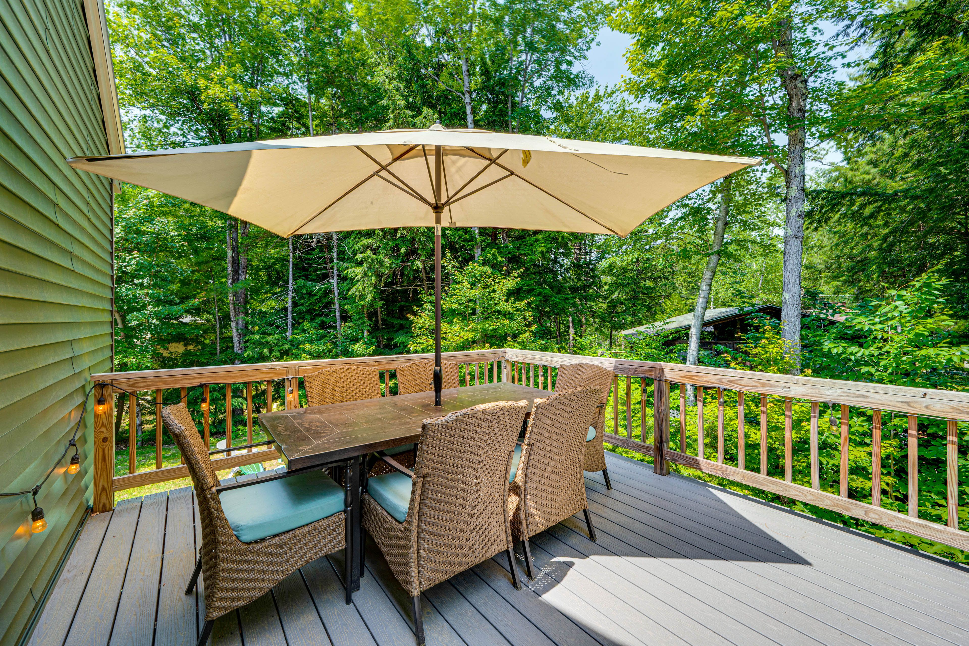 Deck w/ Dining Table | 2-Story Home