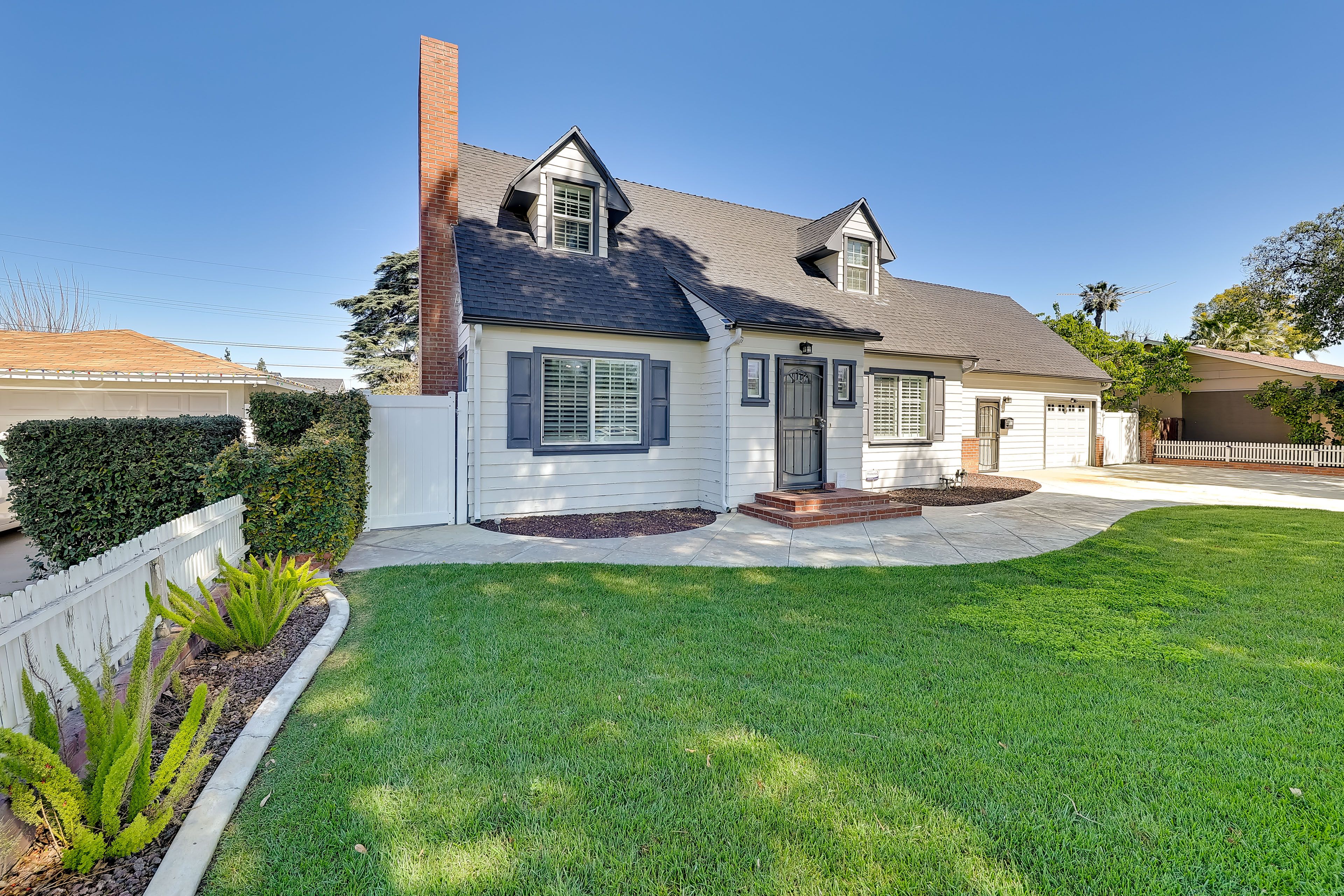 Exterior/Front Yard