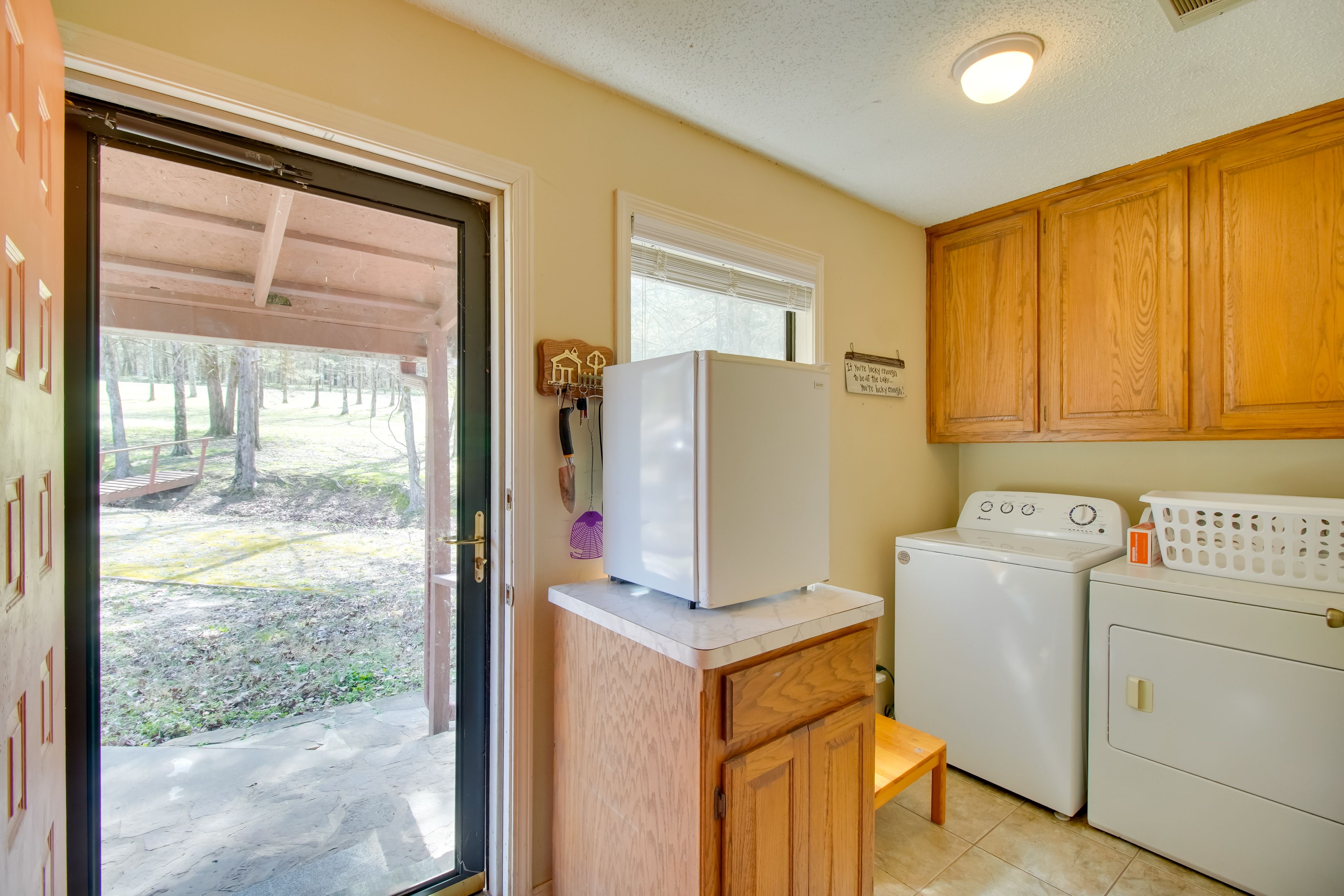 Laundry Room | Main Level